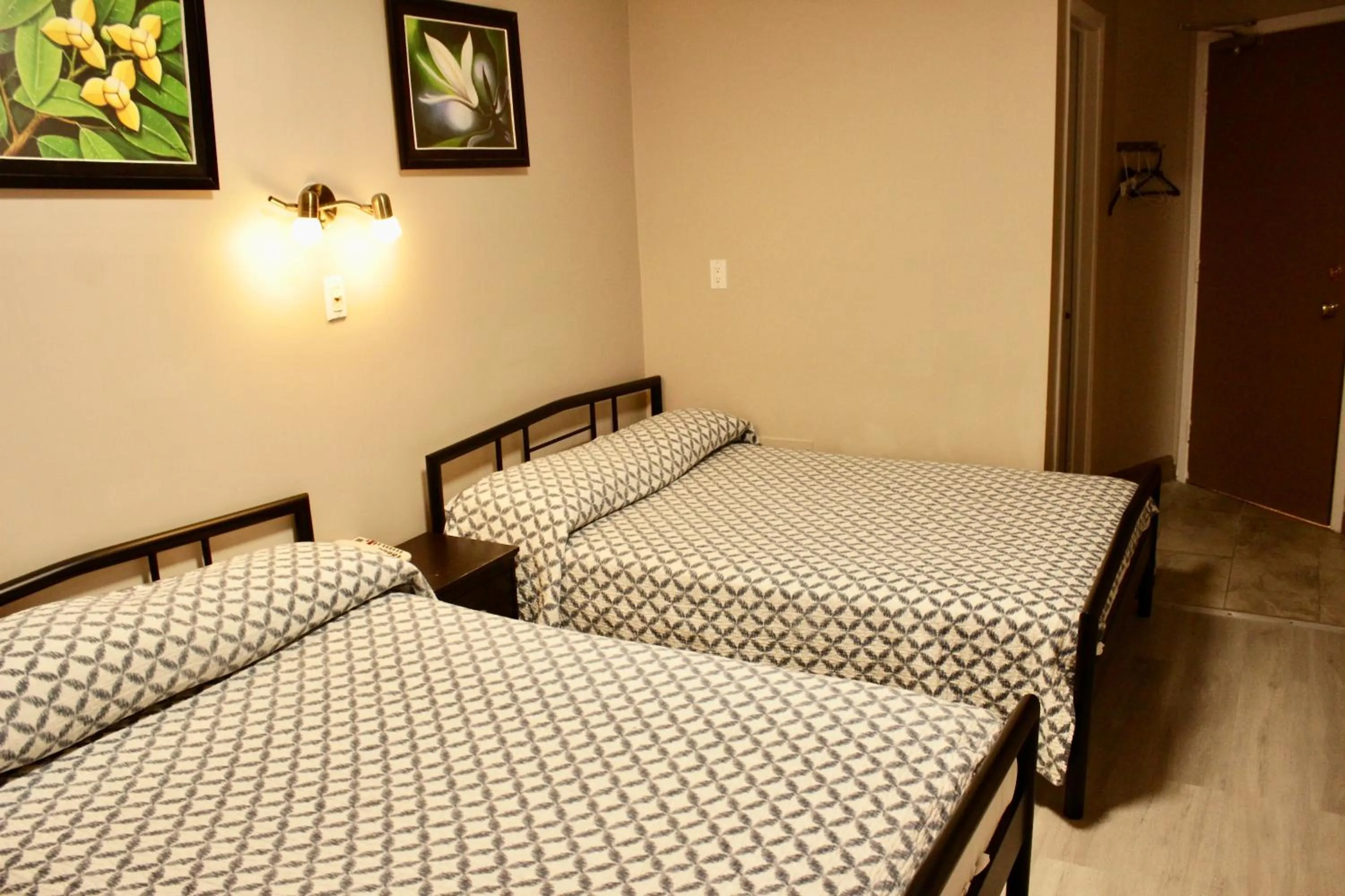 Bedroom, Bed in Hotel Victor