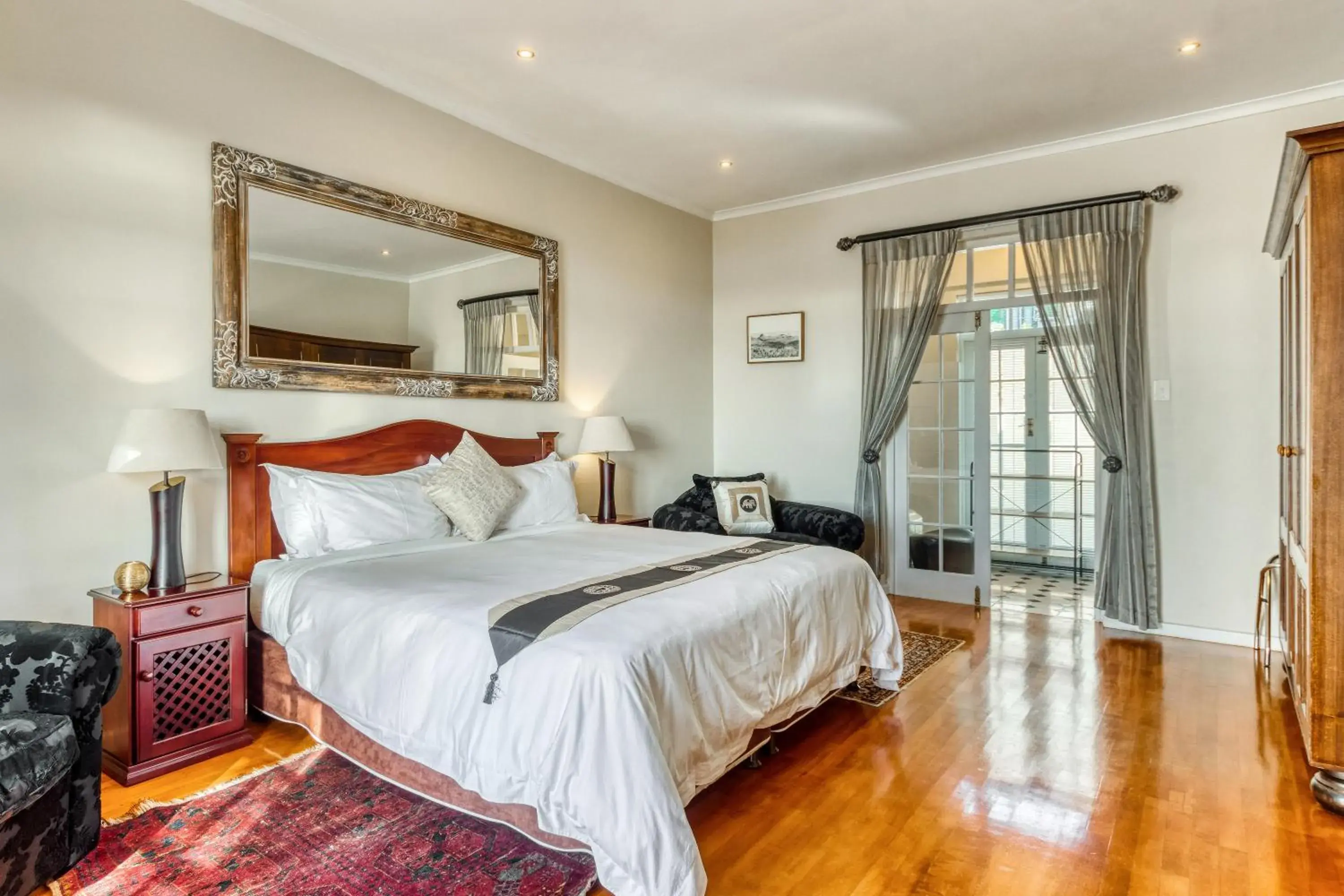 Bedroom, Bed in Manor on the Bay Bedroom, Bed in Manor on the Bay