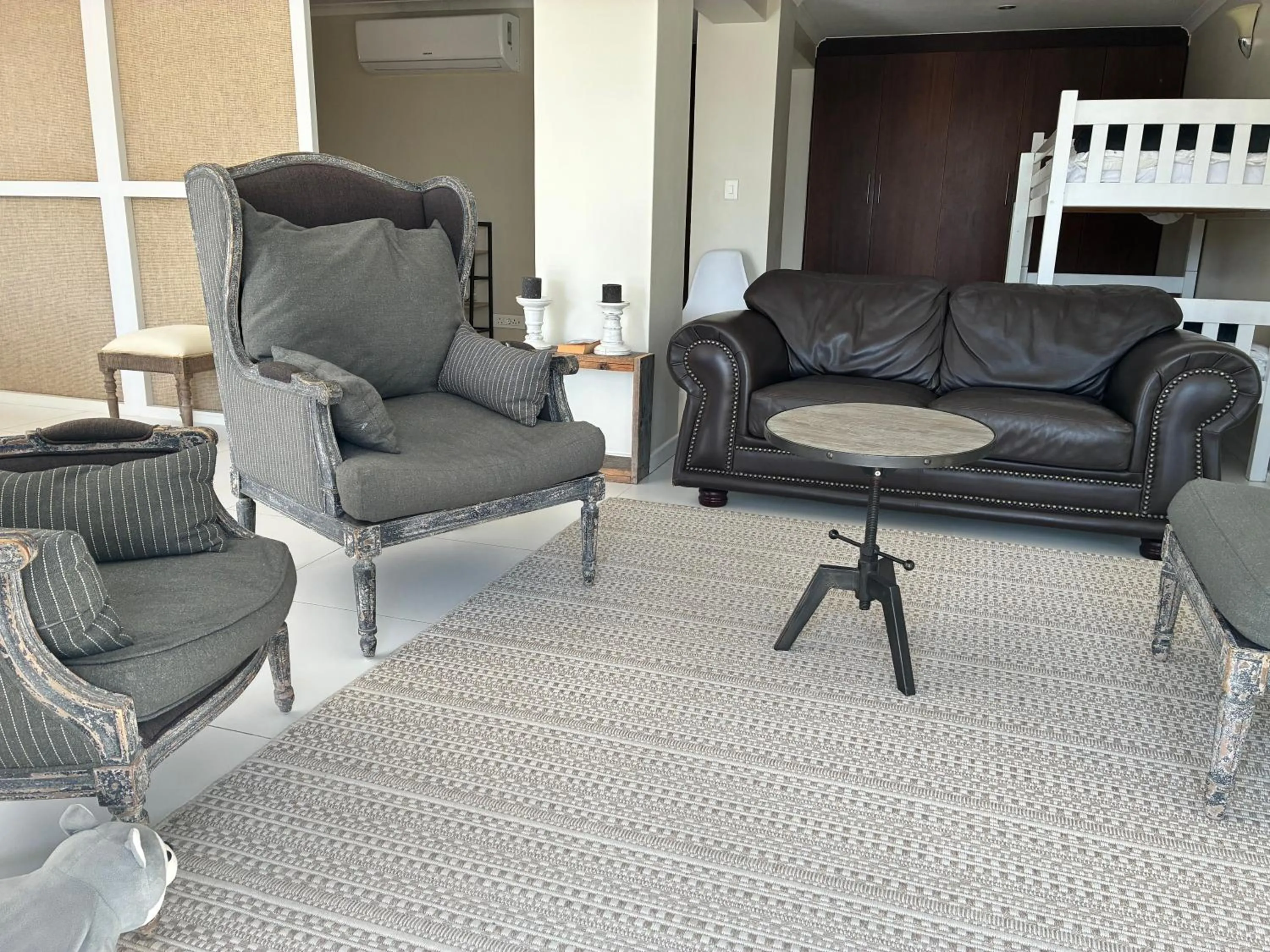 Seating area in Manor on the Bay