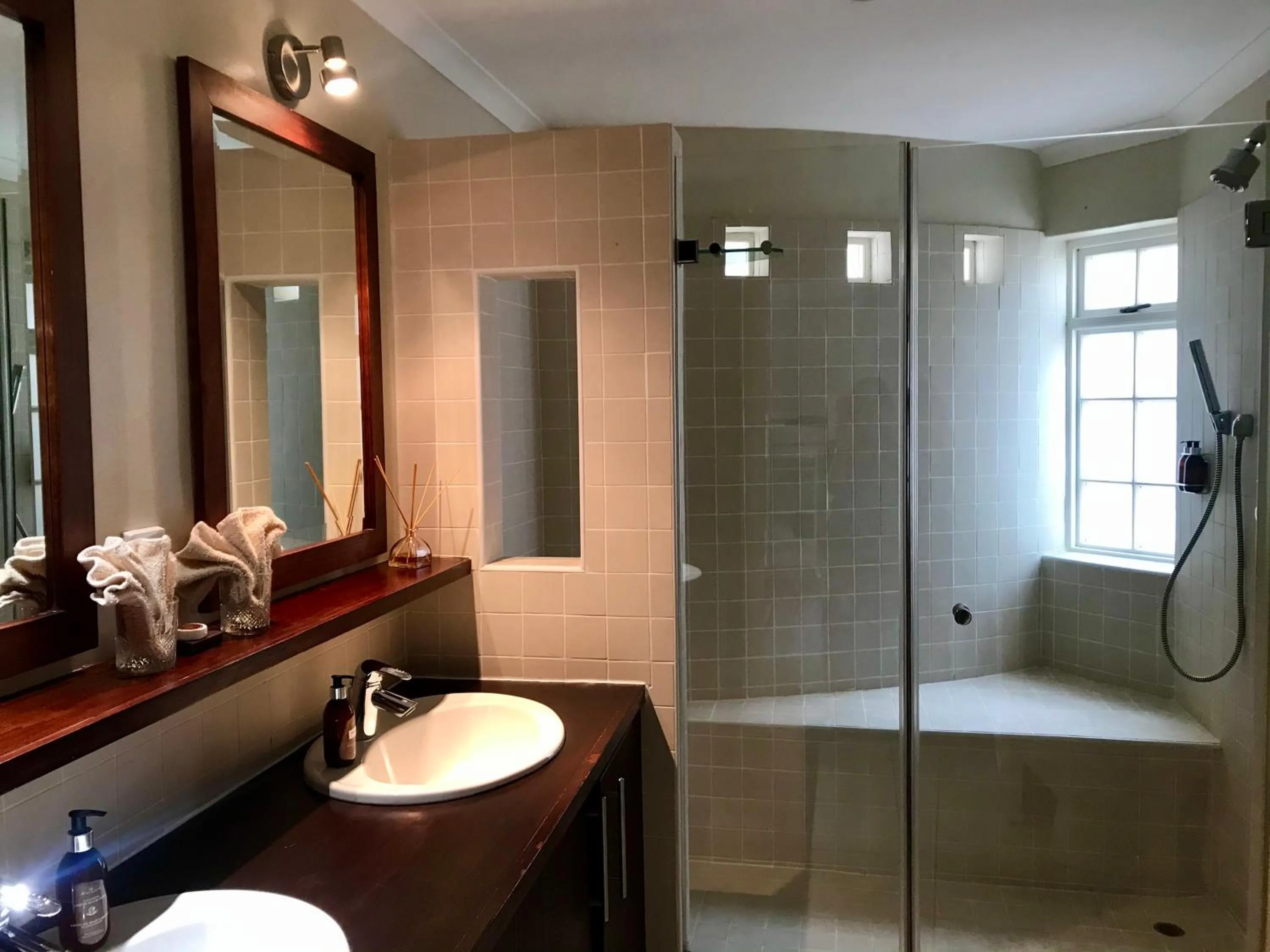 Bathroom in Manor on the Bay