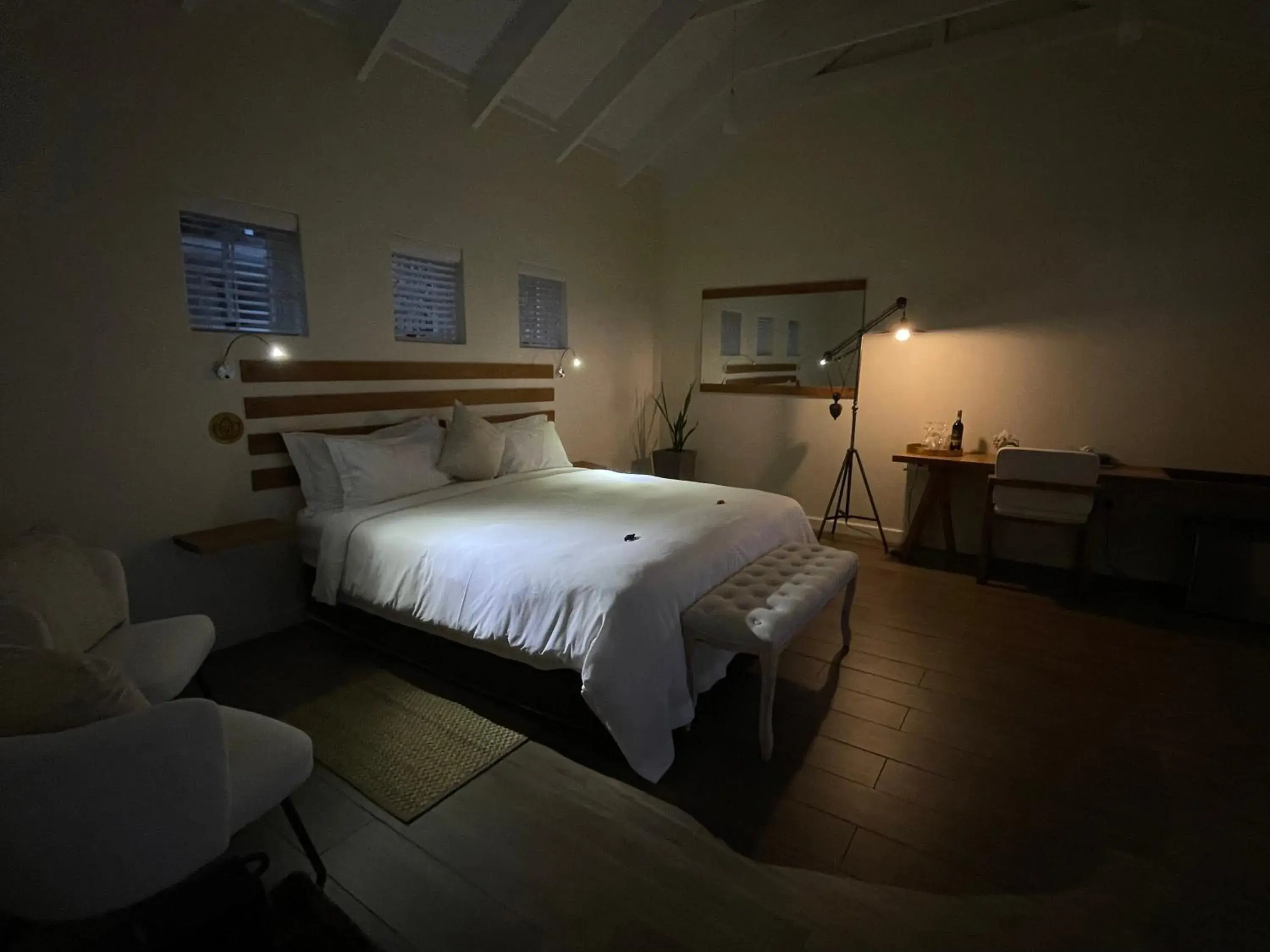 Bedroom, Bed in Manor on the Bay Bedroom, Bed in Manor on the Bay