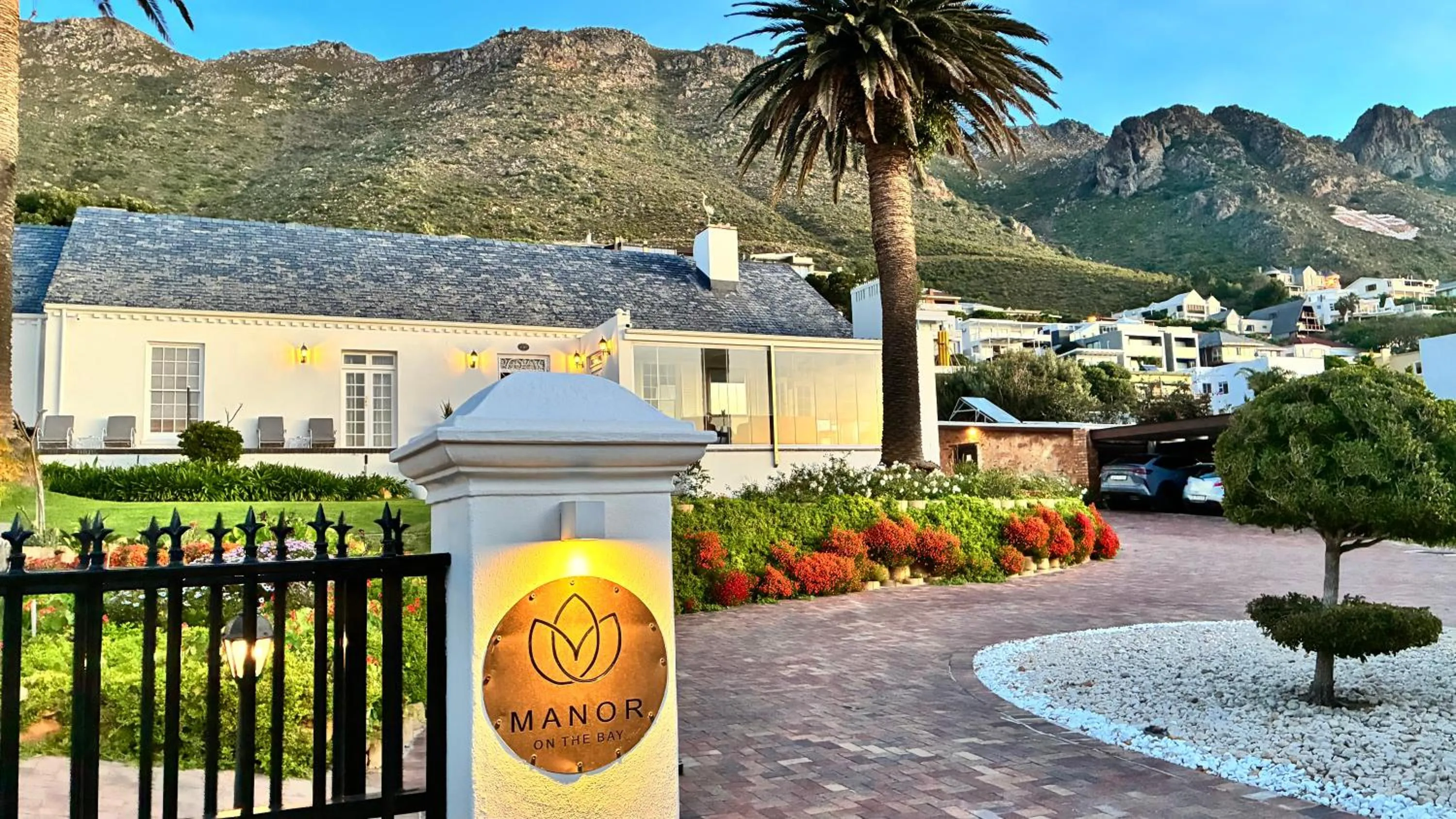 Parking in Manor on the Bay