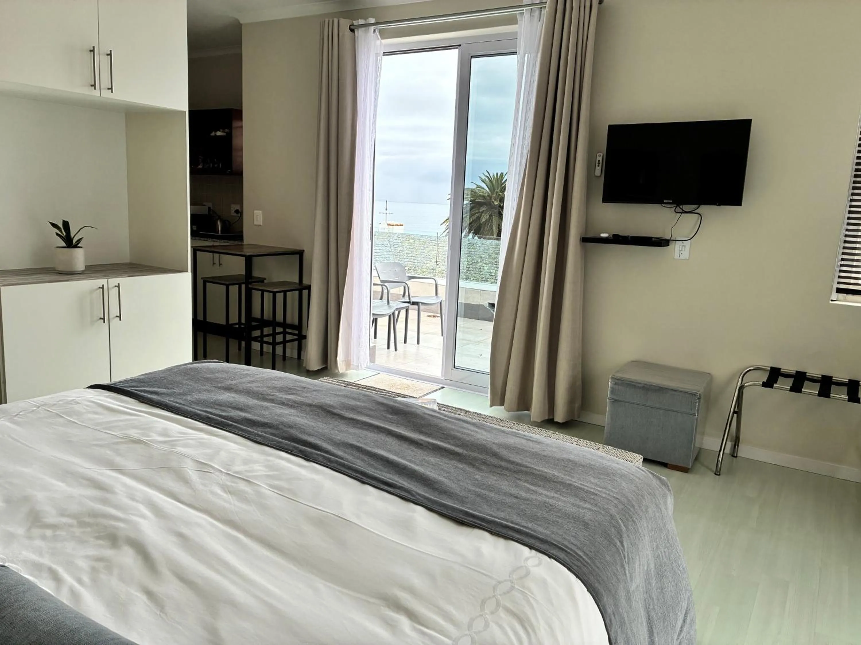 Bedroom, Bed in Manor on the Bay