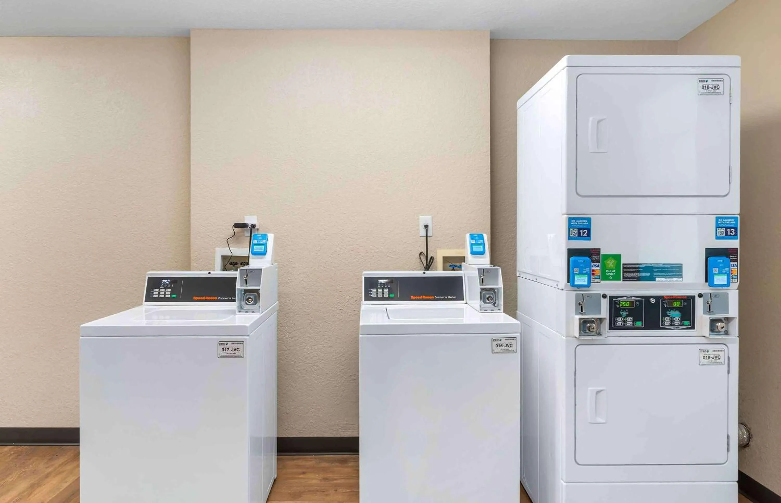 Property building in Extended Stay America Premier Suites - Fort Lauderdale - Cypress Creek - Park North