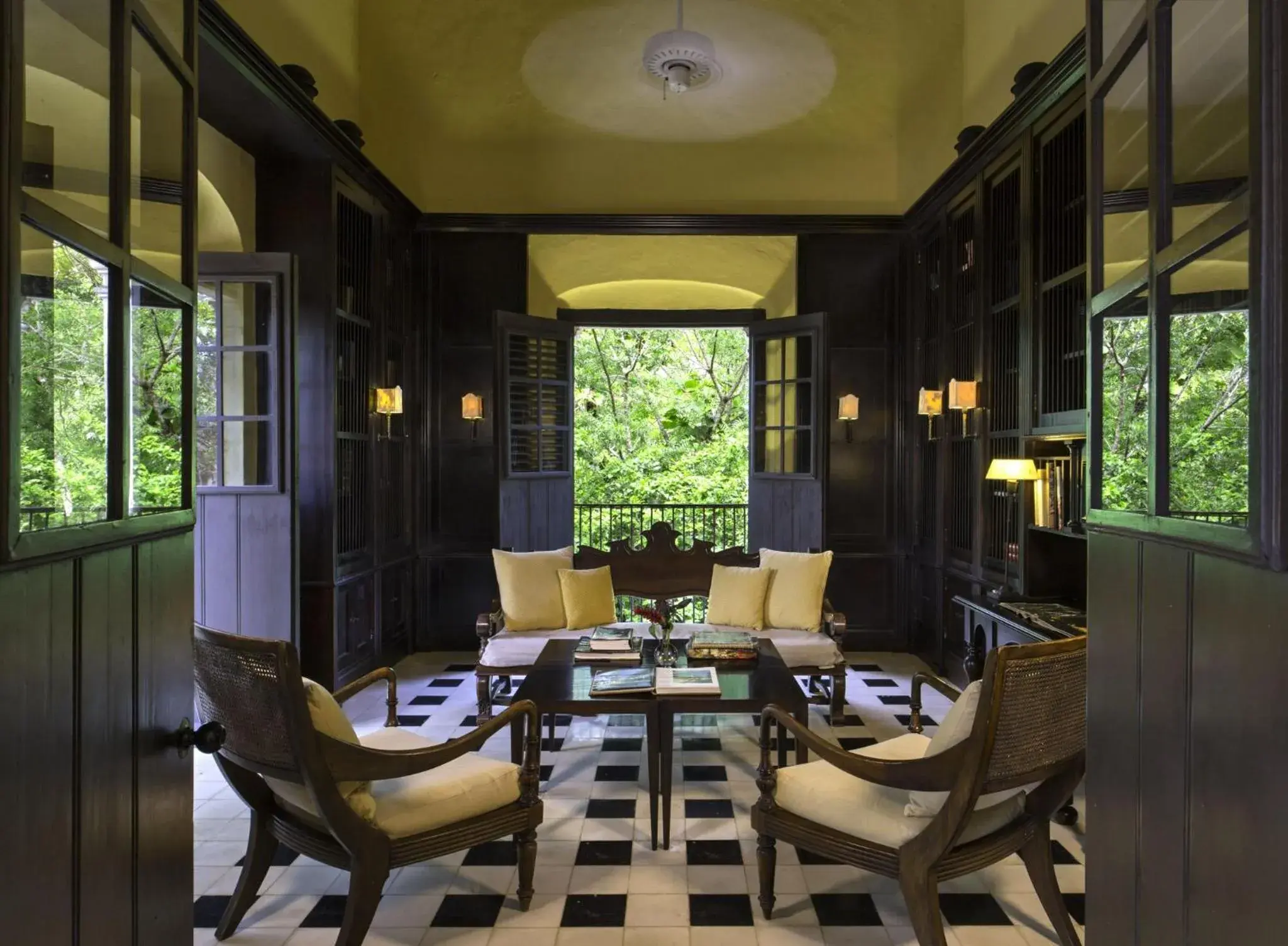 Lounge or bar in Hacienda Uayamon Lounge or bar in Hacienda Uayamon