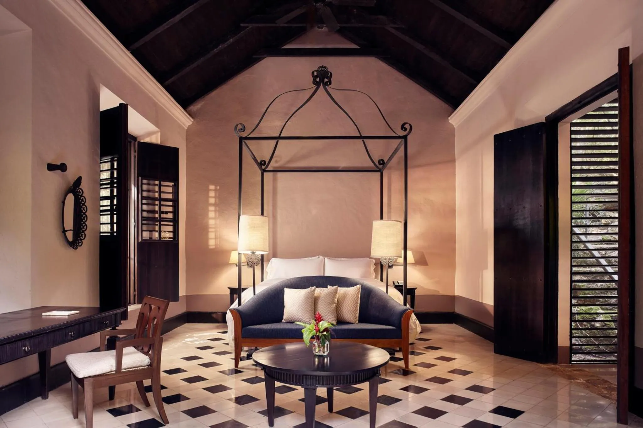 Photo of the whole room in Hacienda Uayamon