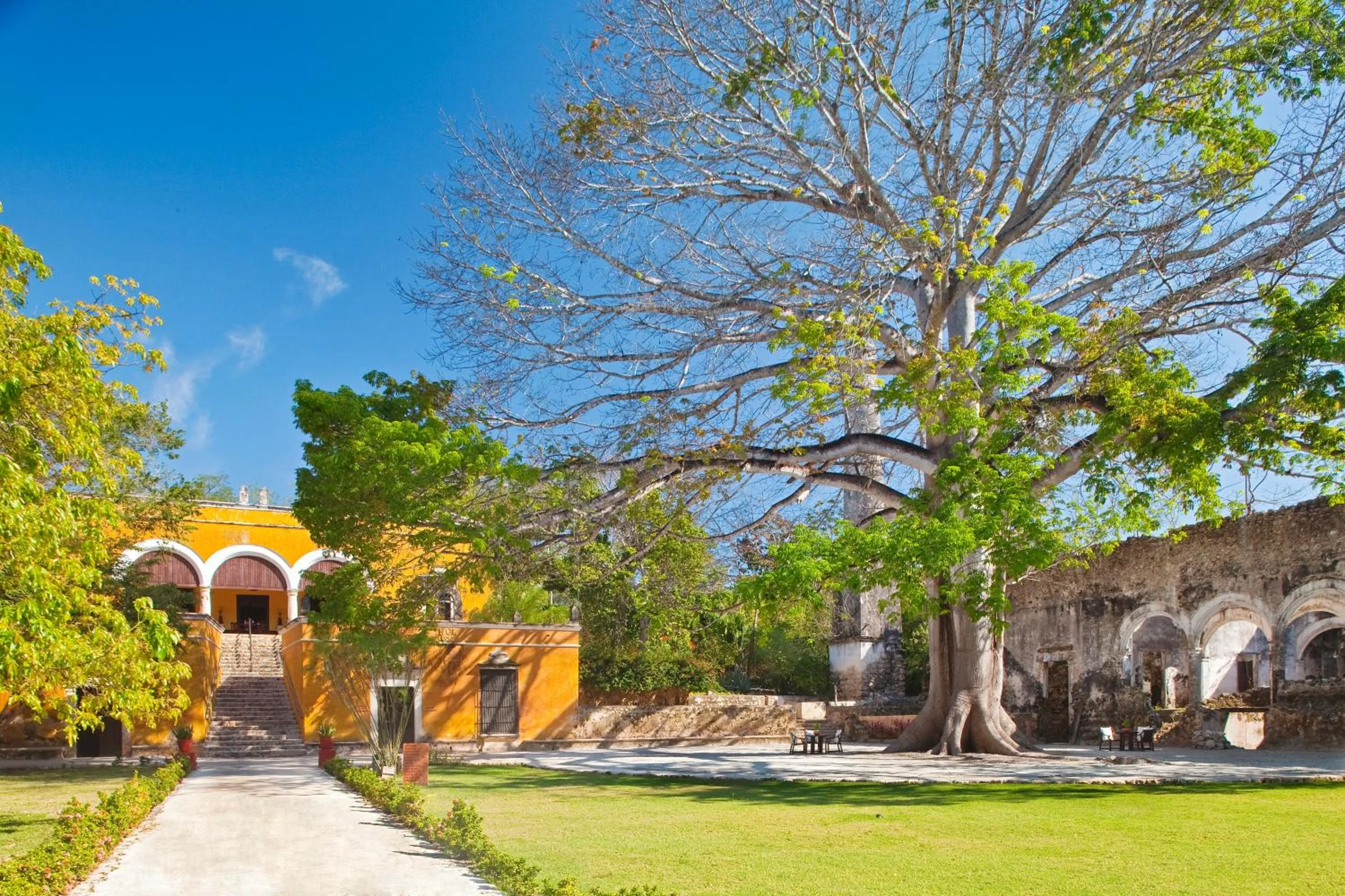 Property building in Hacienda Uayamon