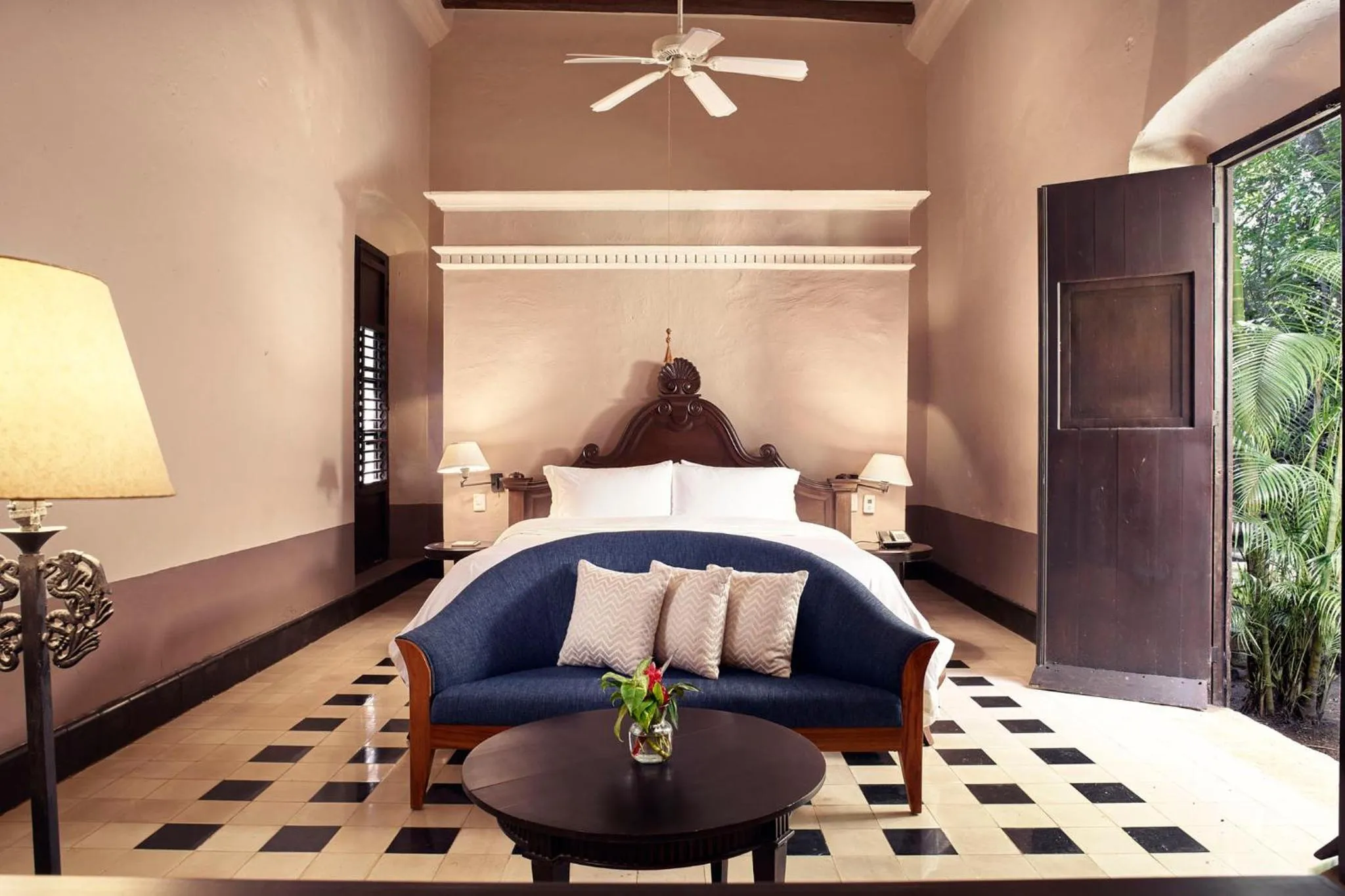 Photo of the whole room in Hacienda Uayamon