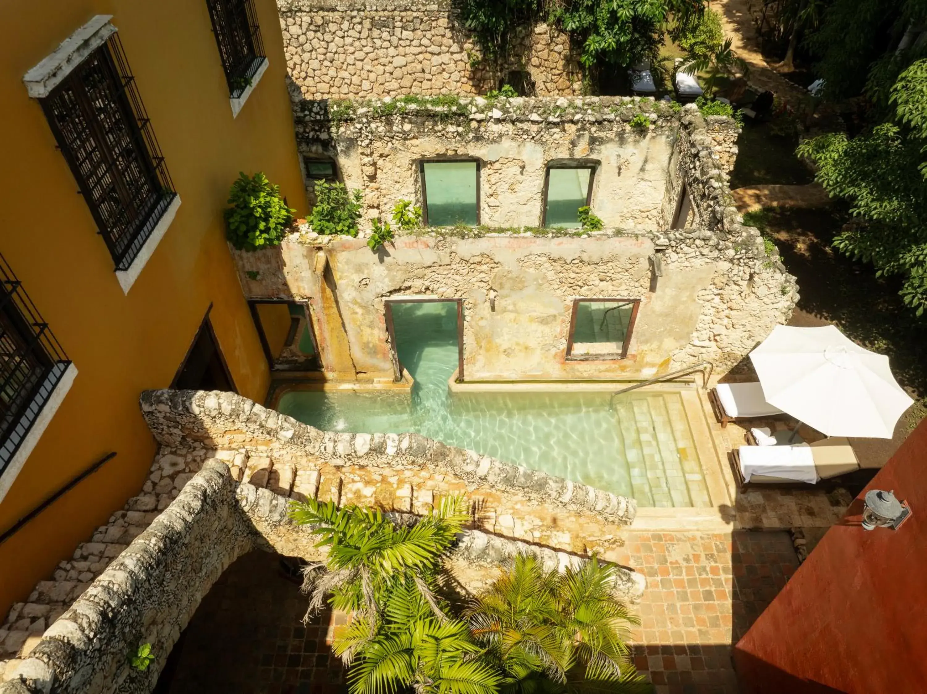 Swimming pool in Hacienda Campeche Swimming pool in Hacienda Campeche