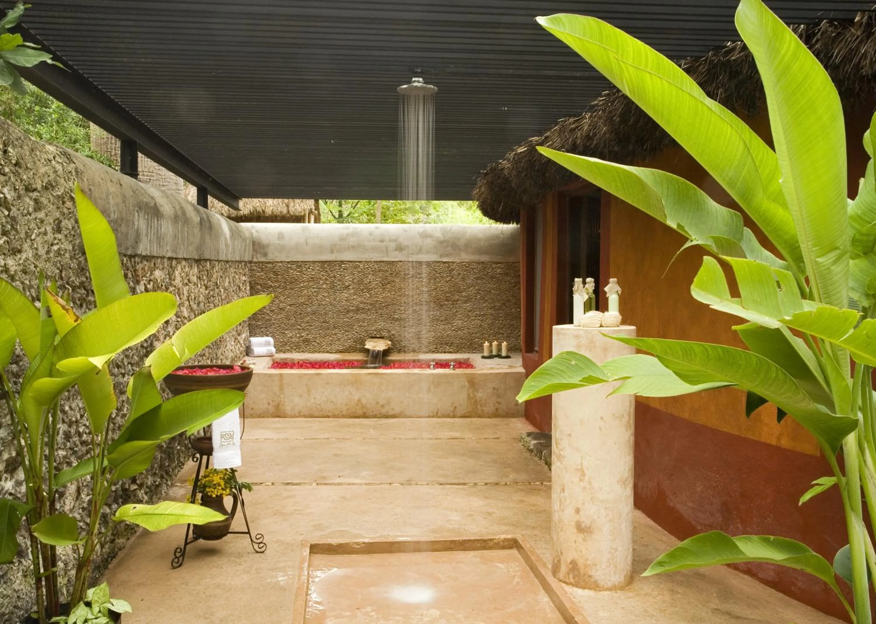 Shower in Hacienda San Jose Cholul