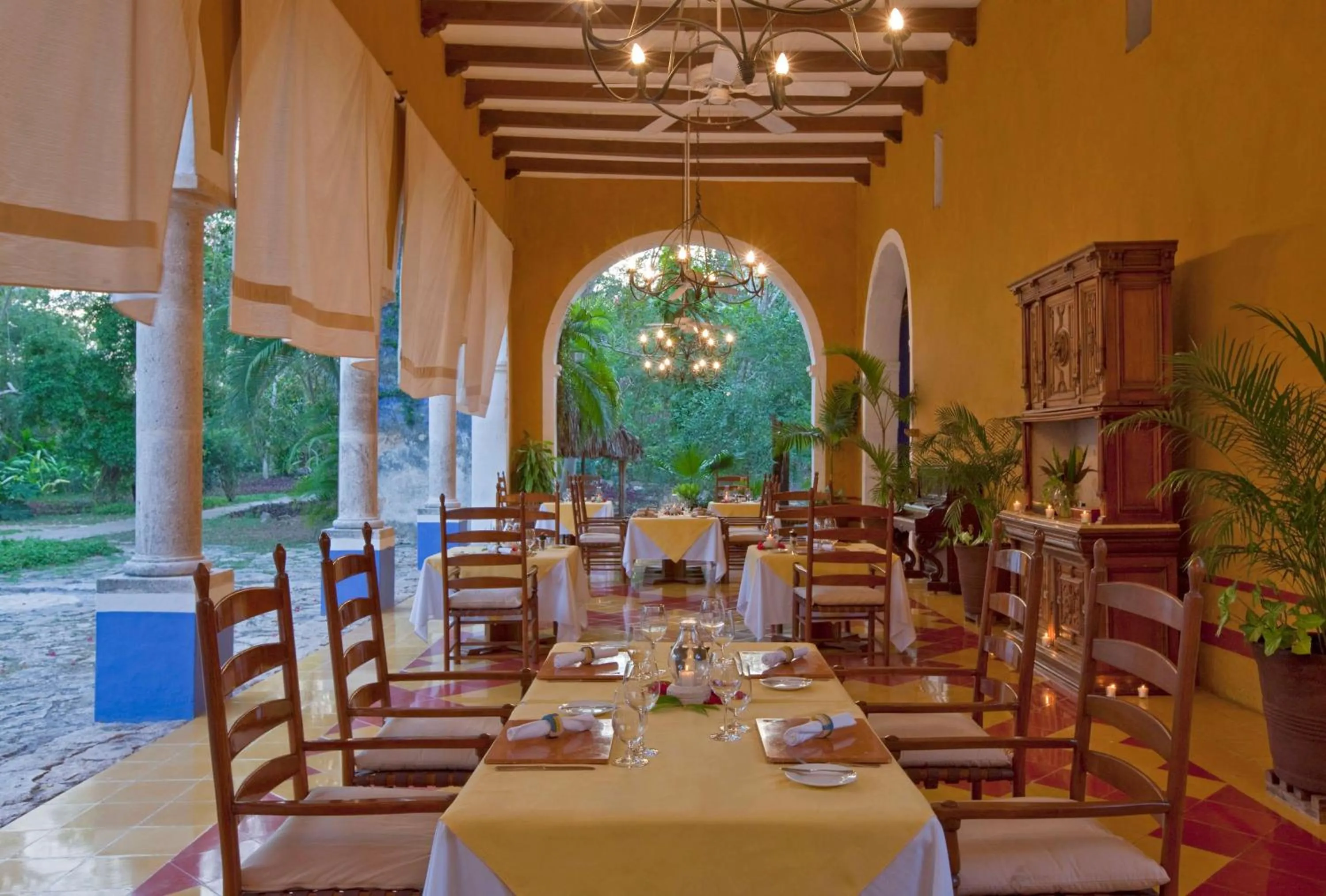 Restaurant/places to eat in Hacienda San Jose Cholul