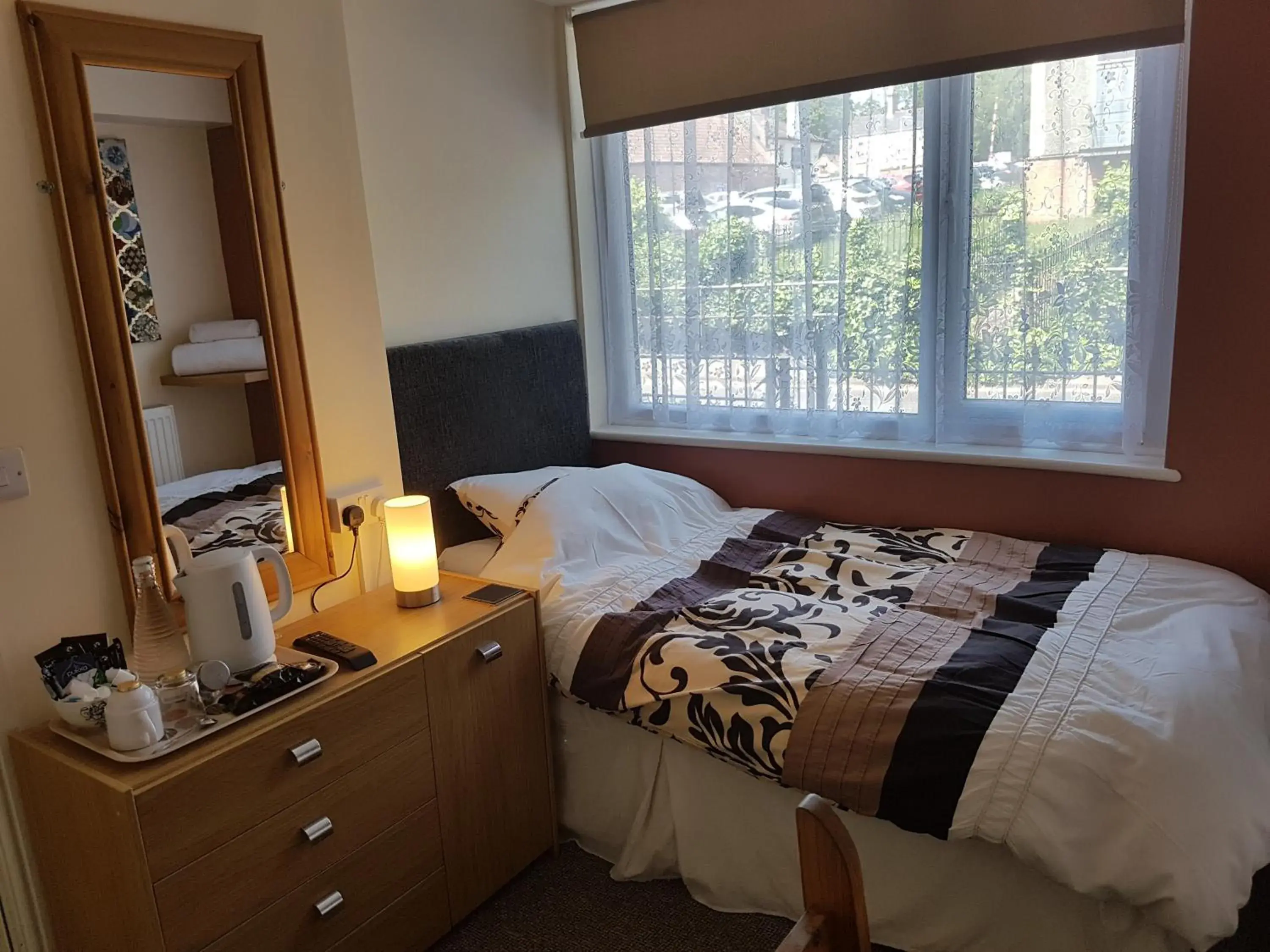 Deluxe Single Room - single occupancy in Riverside Guest House Deluxe Single Room - single occupancy in Riverside Guest House