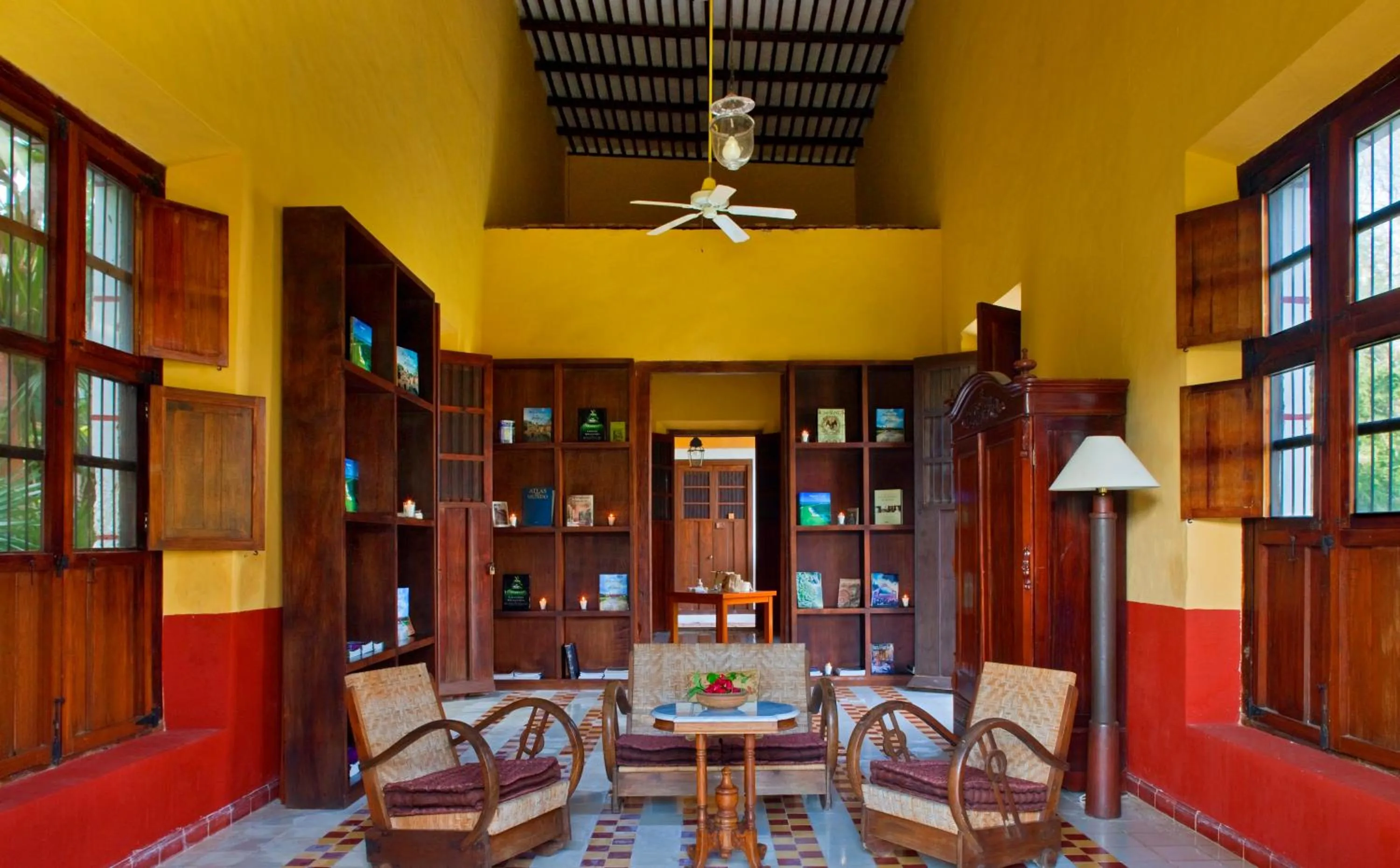 Library in Hacienda Santa Rosa de Lima