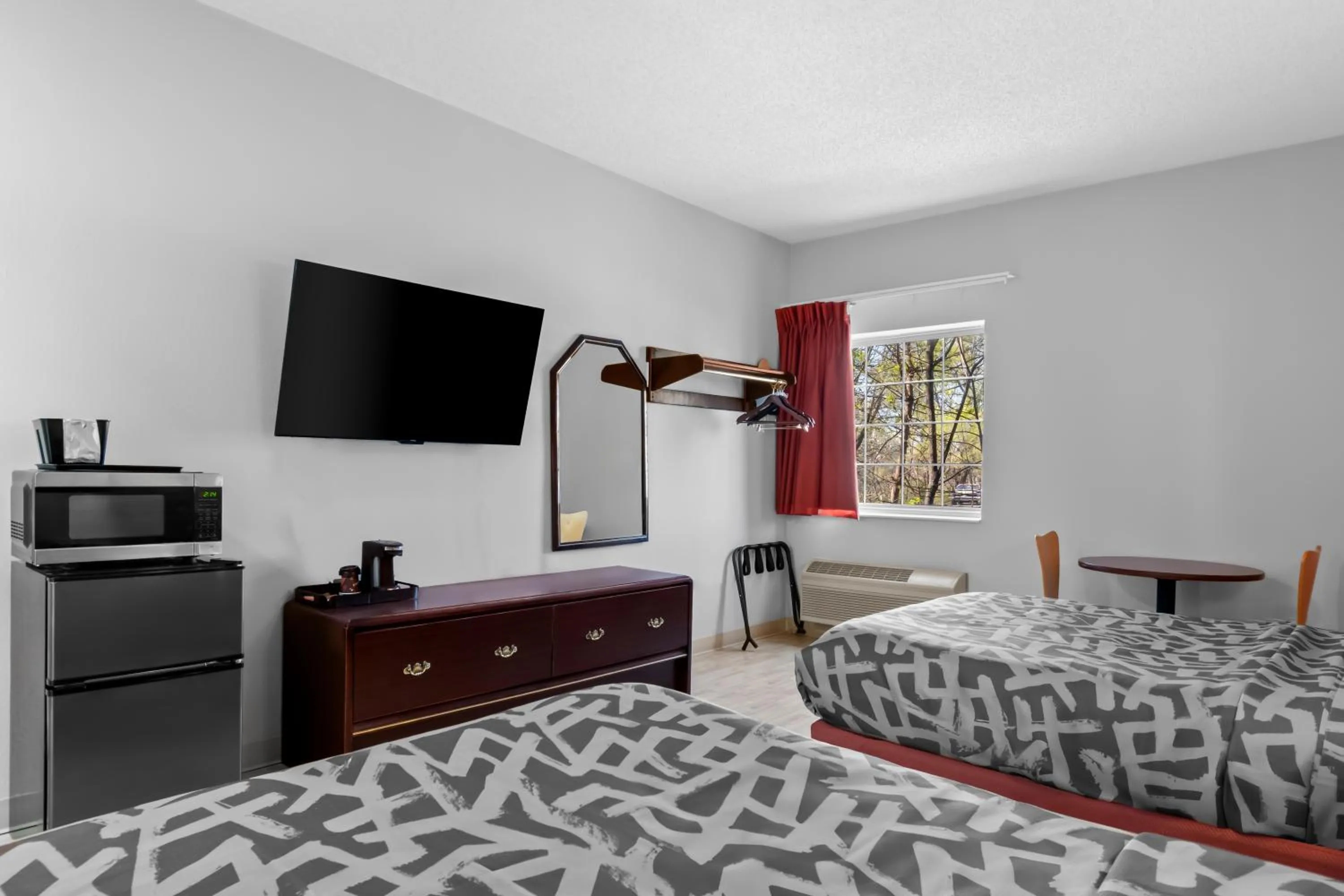 Bed in Scottish Inns & Suites - North Hershey