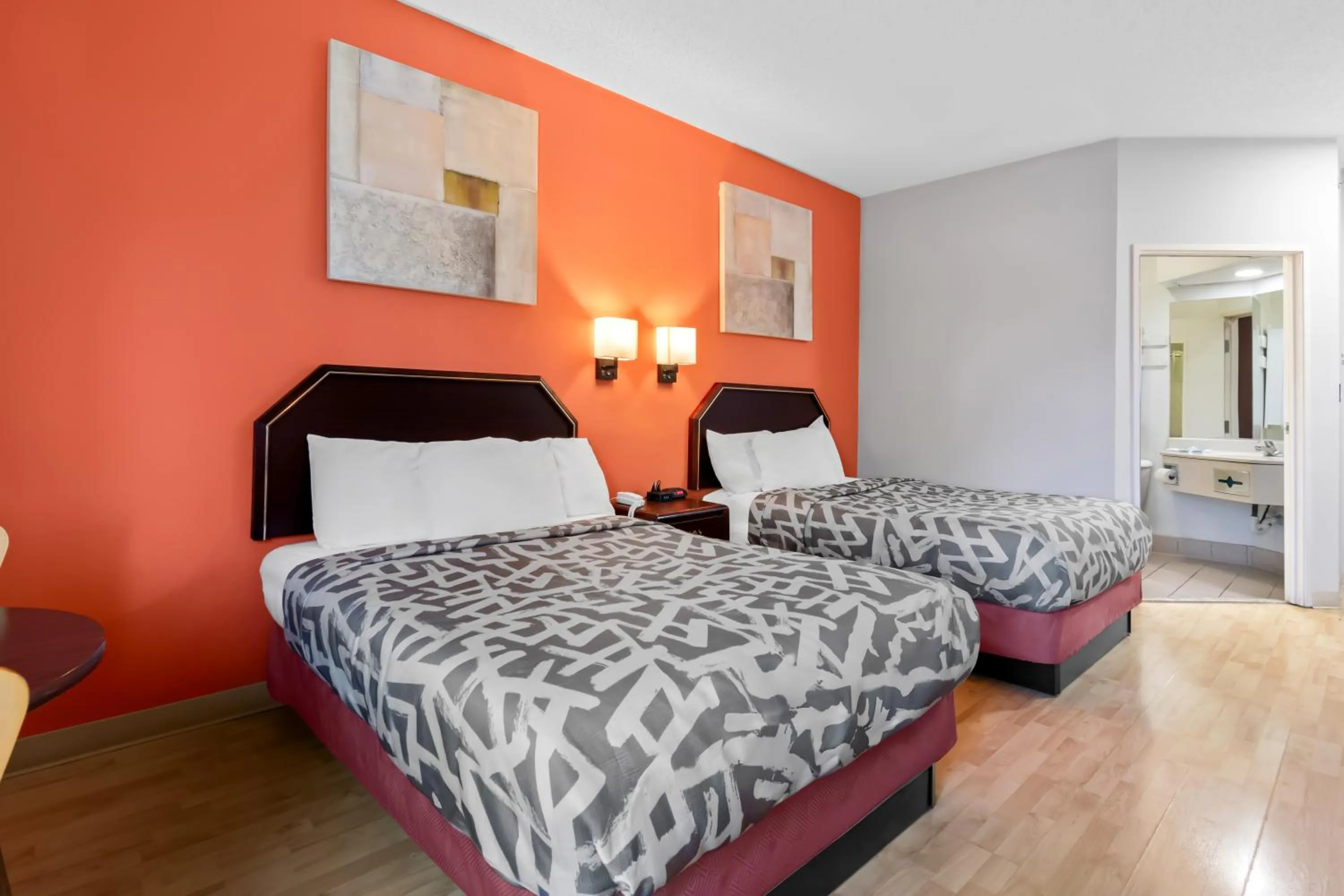 Bed in Scottish Inns & Suites - North Hershey