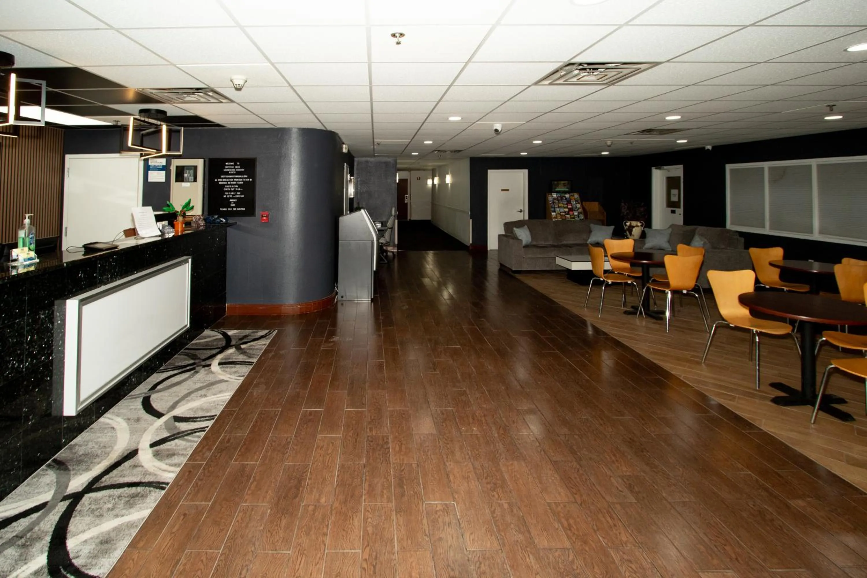 Lobby or reception in Motel 6-Harrisburg, PA - Hershey North