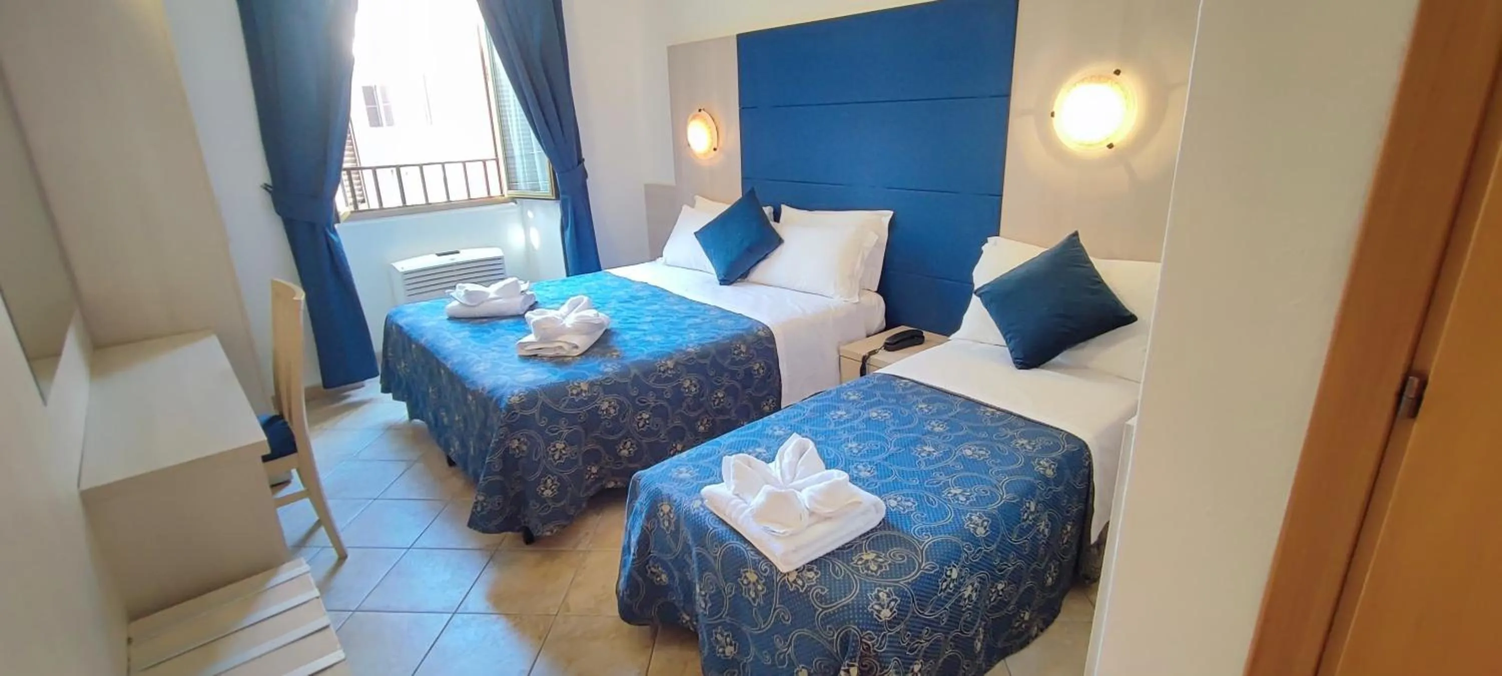 Bed in Albergo Marechiaro