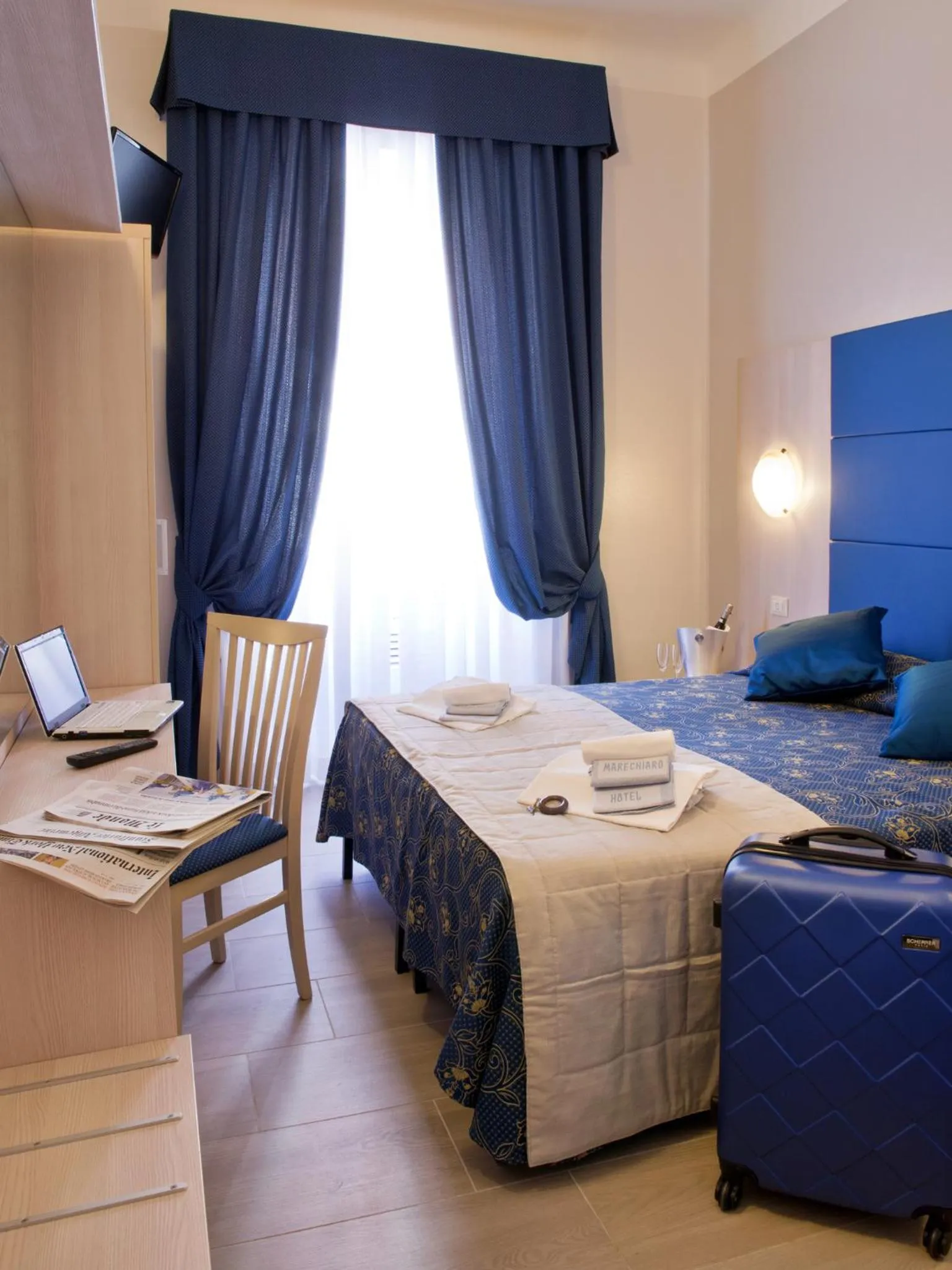 Bed in Albergo Marechiaro