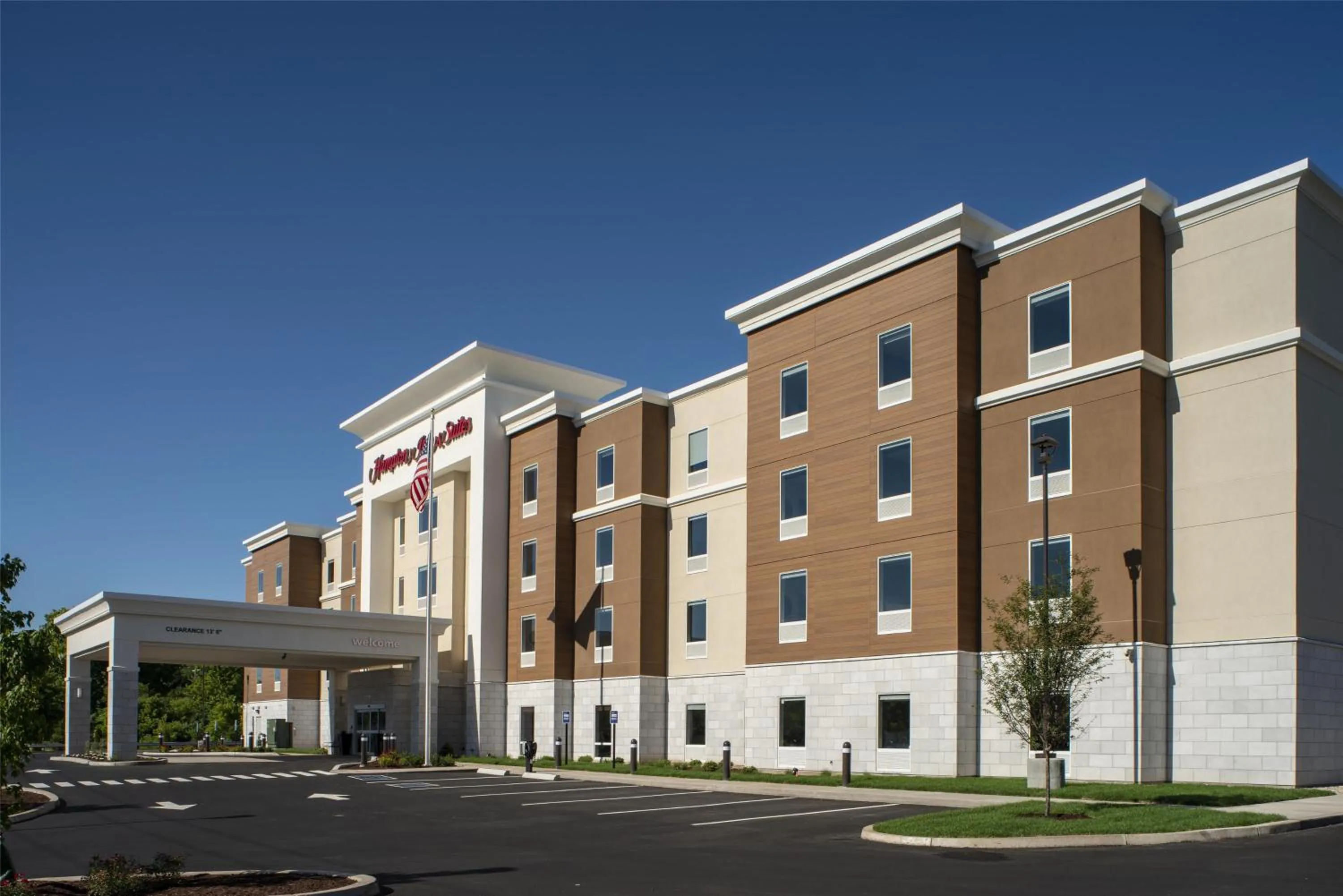 Property building in Hampton Inn & Suites Rocky Hill - Hartford South