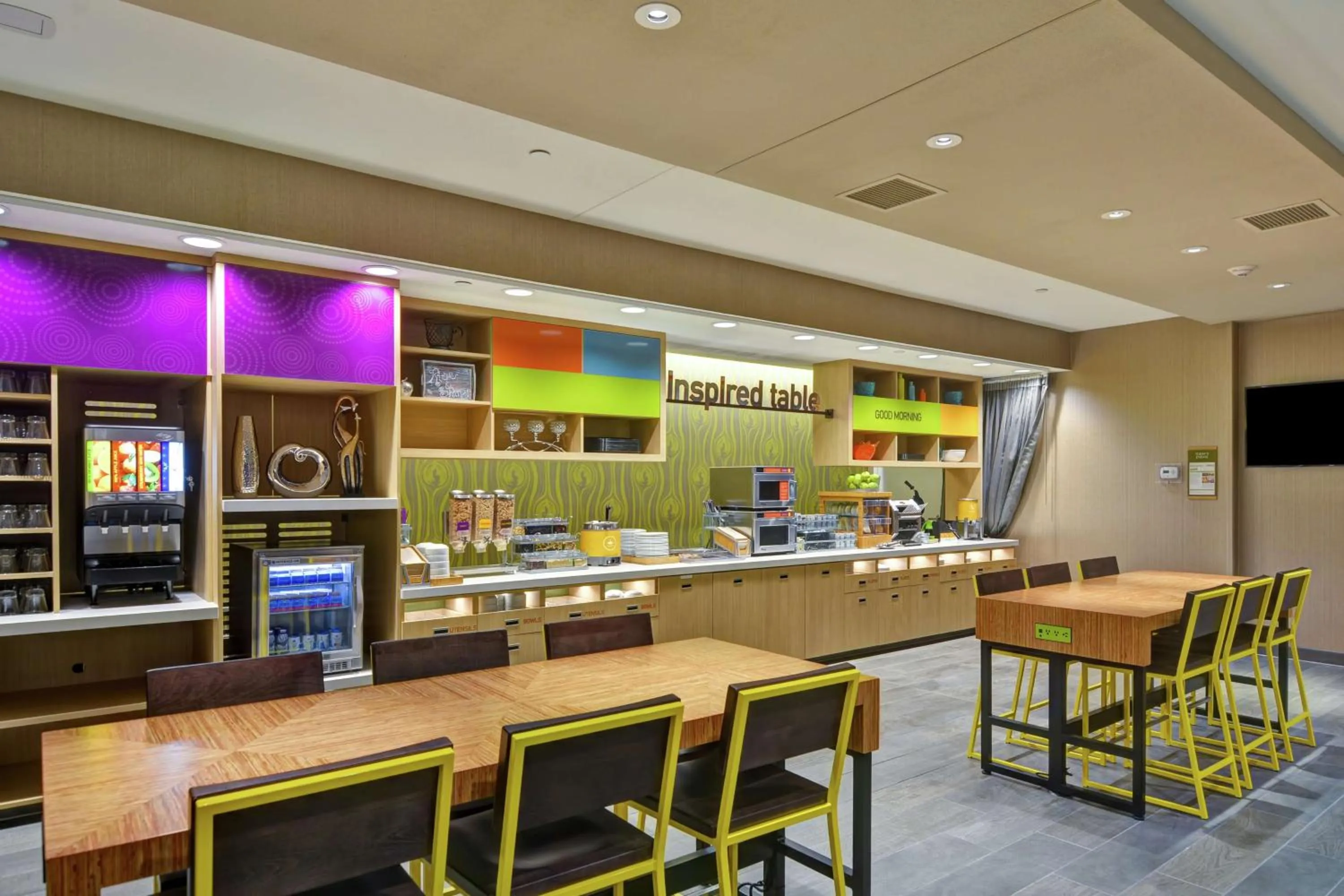 Dining area in Home2 Suites by Hilton Rochester Mayo Clinic Area