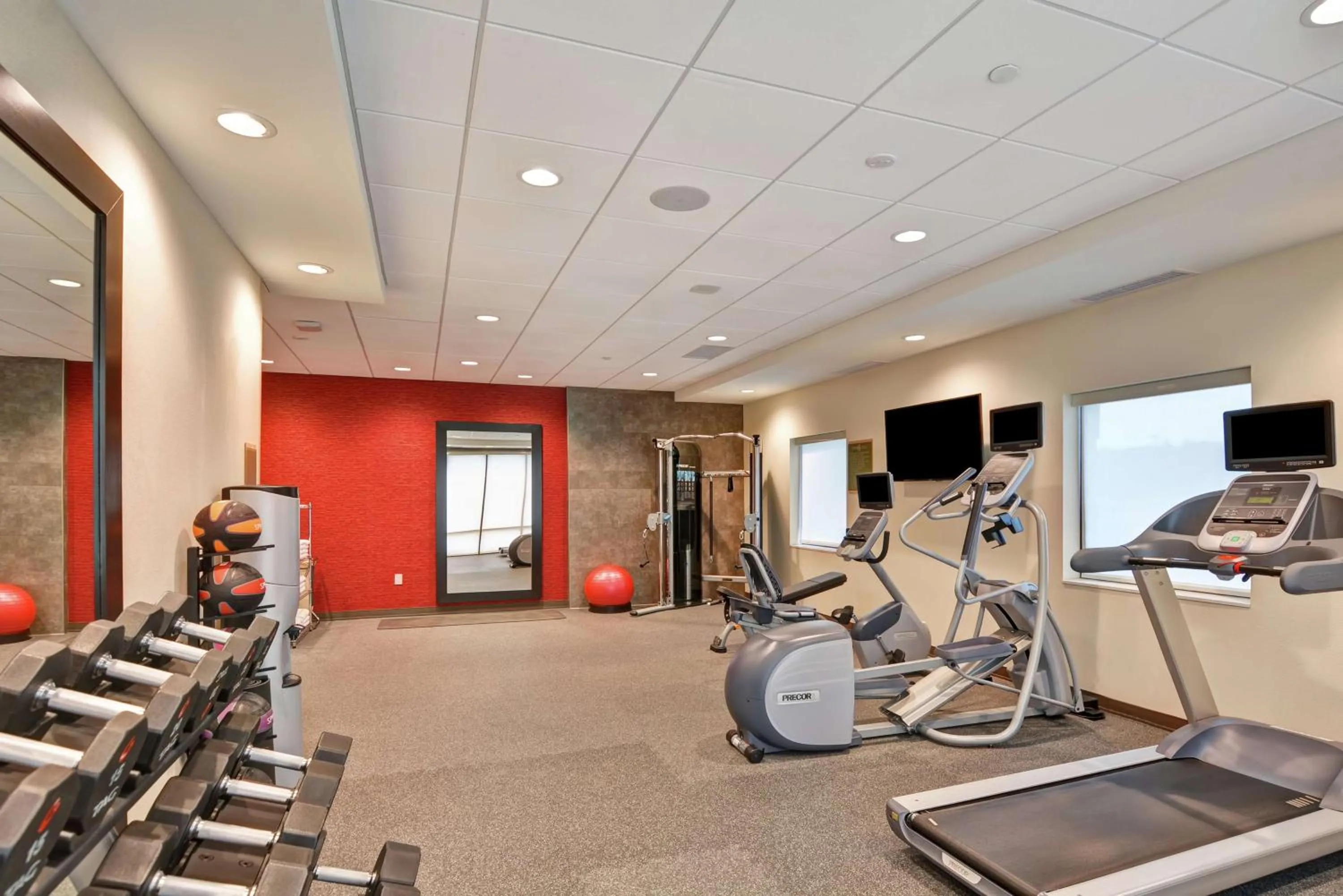 Fitness centre/facilities in Home2 Suites by Hilton Rochester Mayo Clinic Area