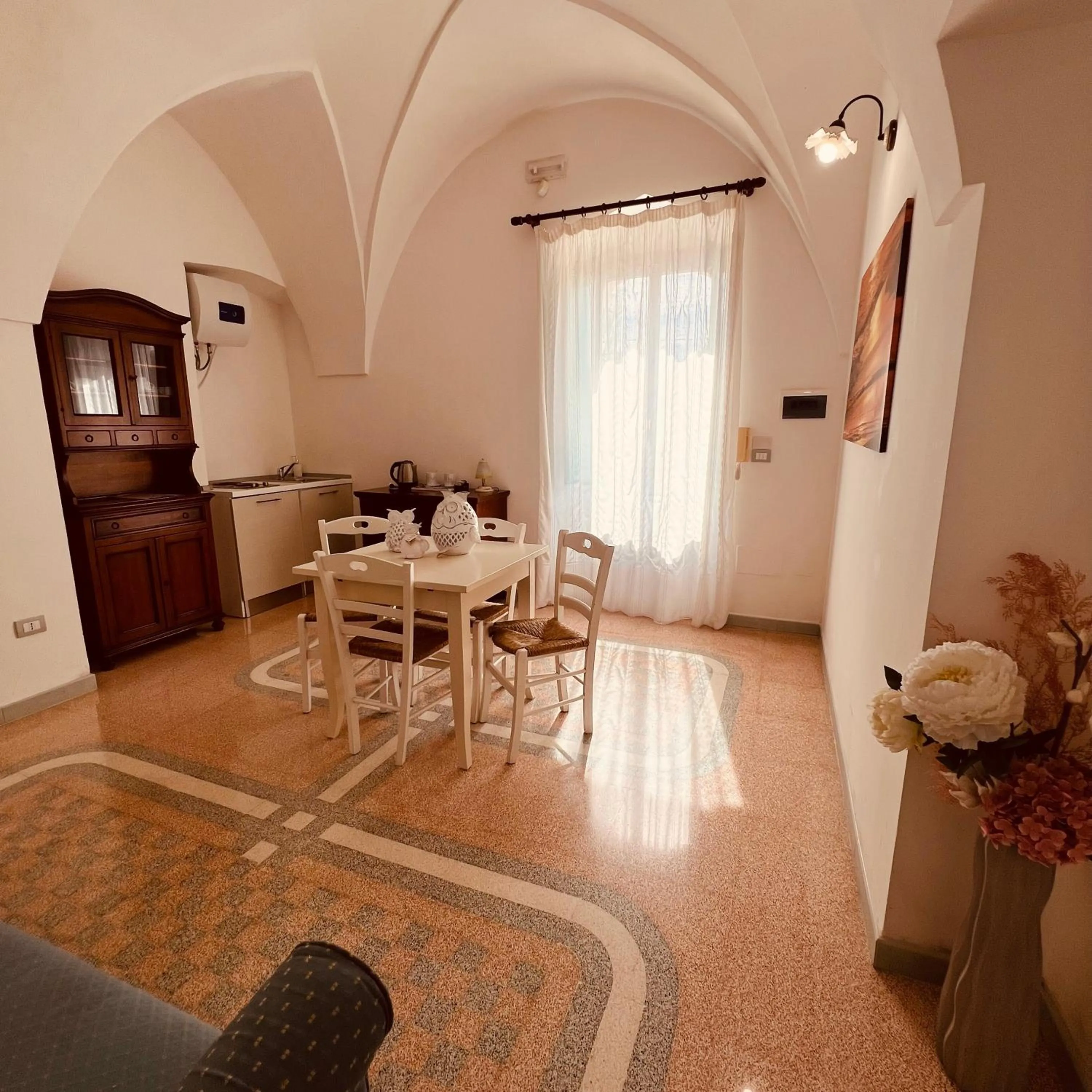 Kitchen or kitchenette in Villa Raffaella