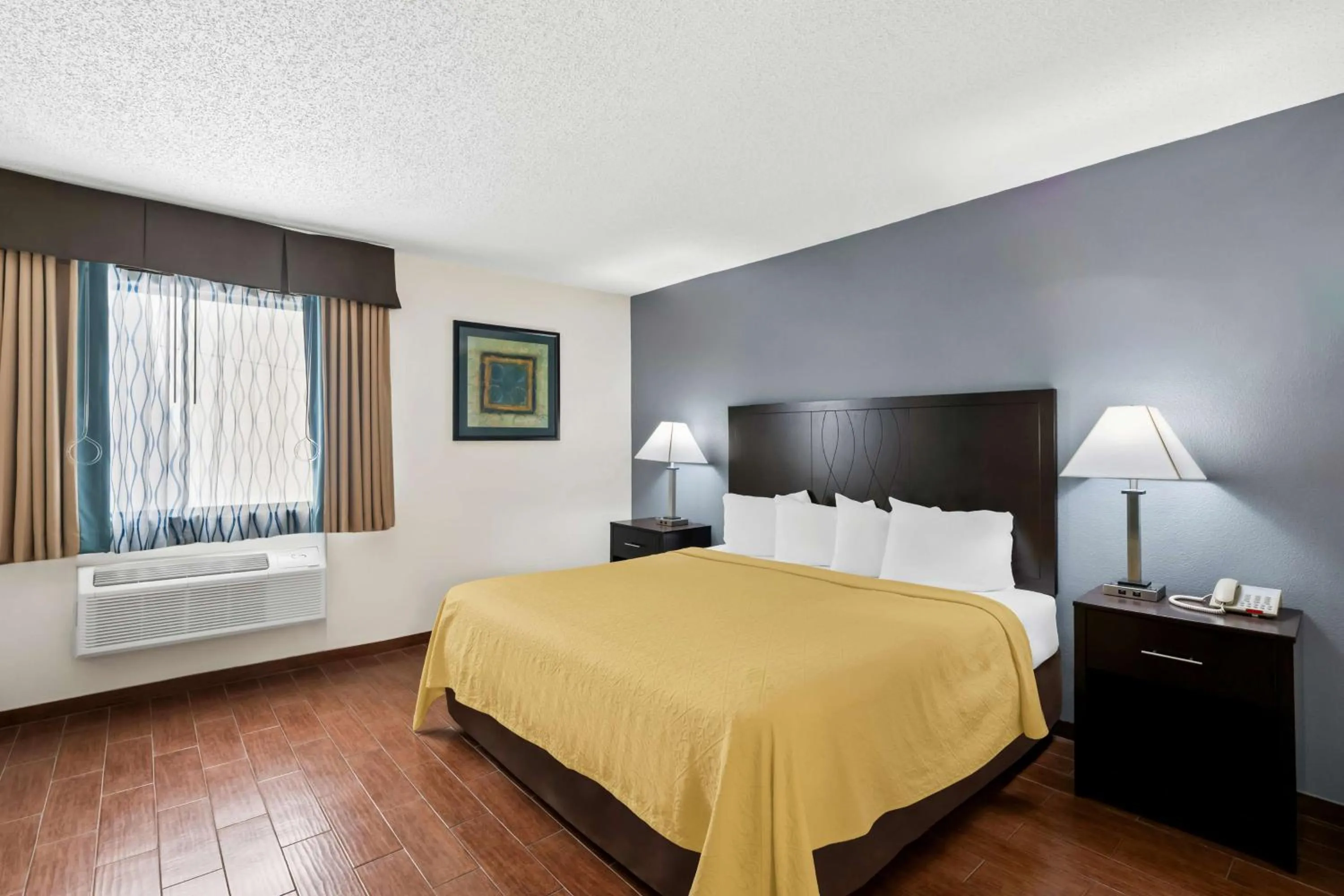 Photo of the whole room, Bed in SureStay Plus Hotel by Best Western Lubbock Medical Center