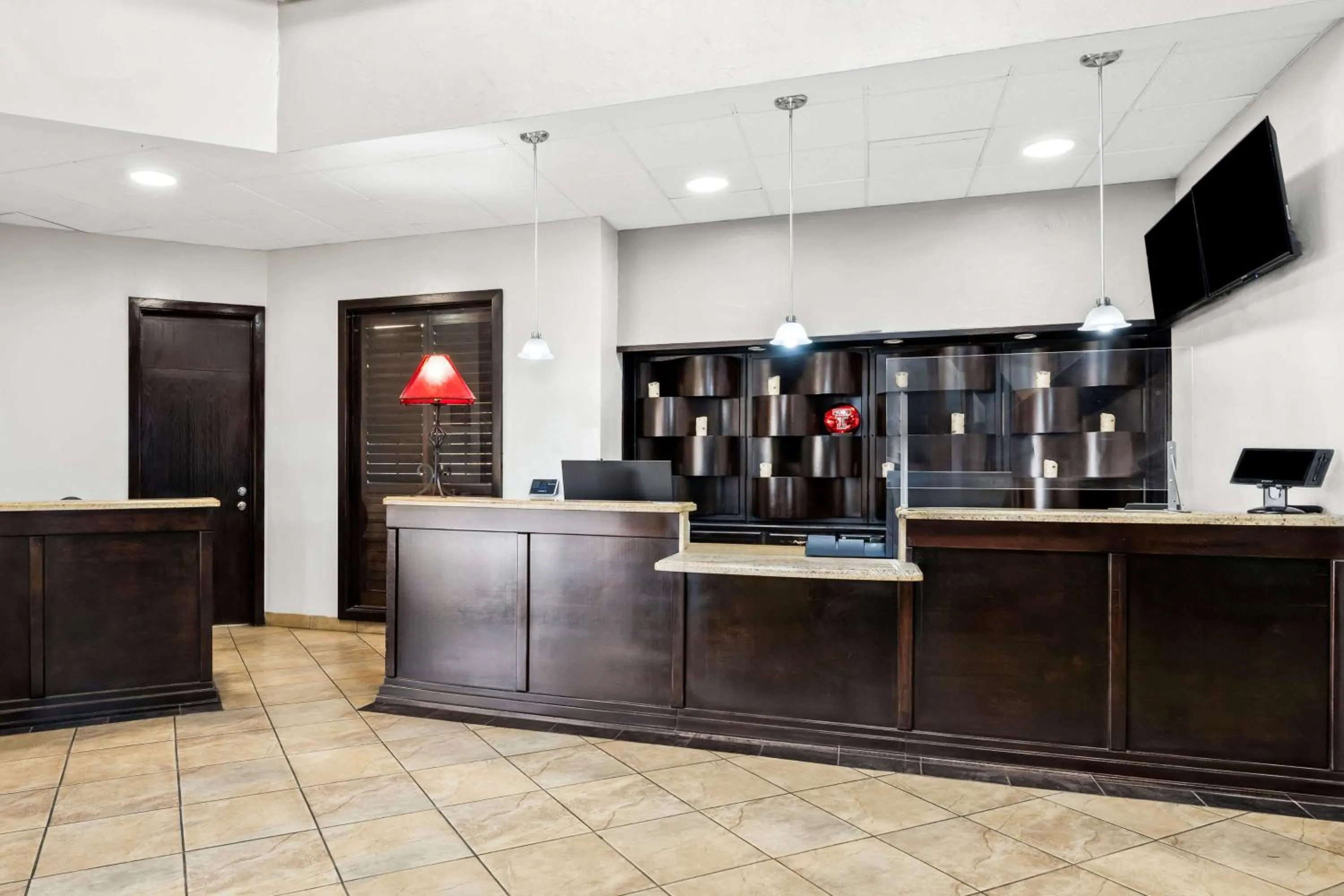 Lobby or reception in SureStay Plus Hotel by Best Western Lubbock Medical Center