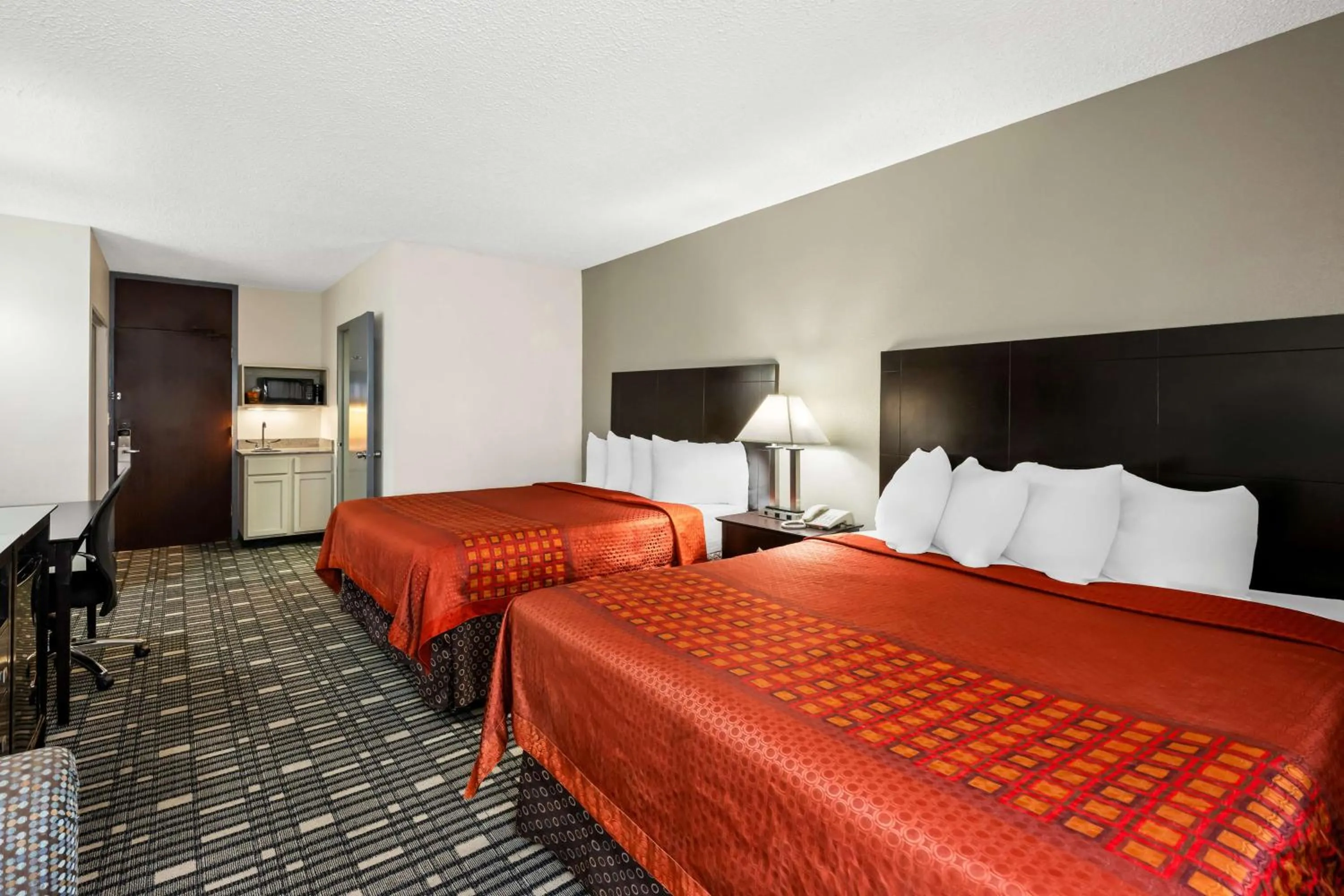 Bedroom, Bed in SureStay Plus Hotel by Best Western Lubbock Medical Center
