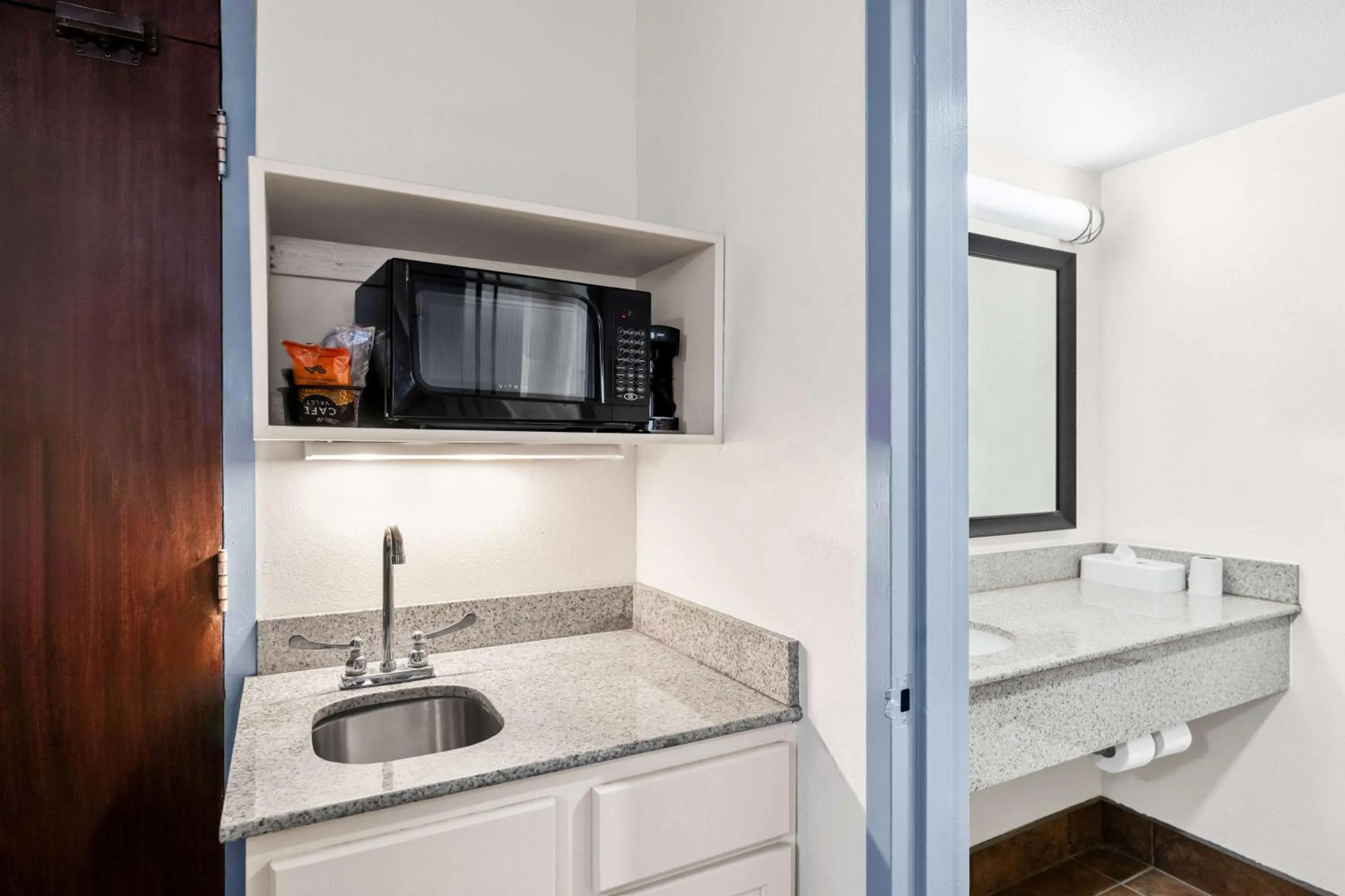 Bathroom in SureStay Plus Hotel by Best Western Lubbock Medical Center