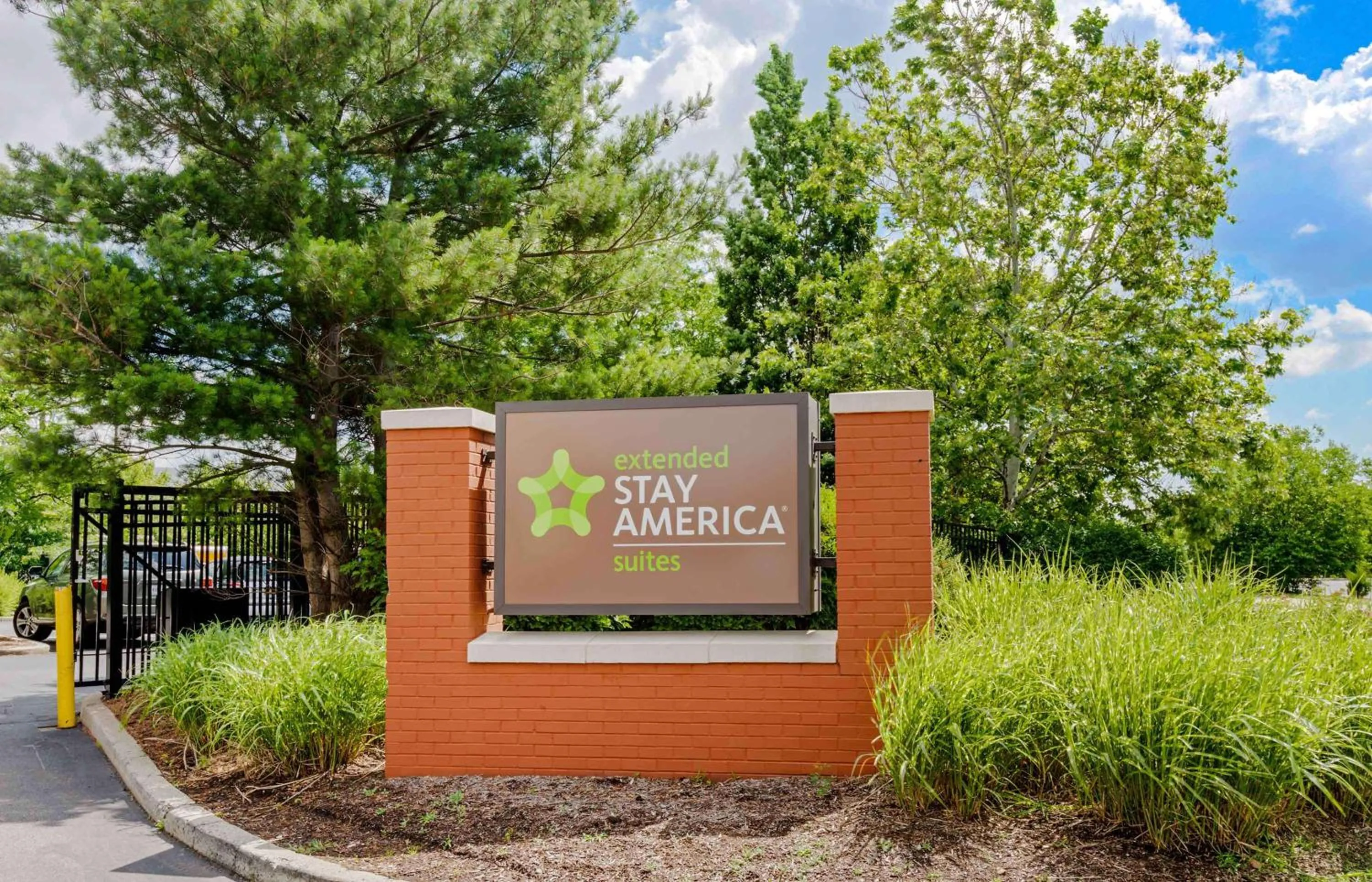 Property building in Extended Stay America Suites - Elizabeth - Newark Airport