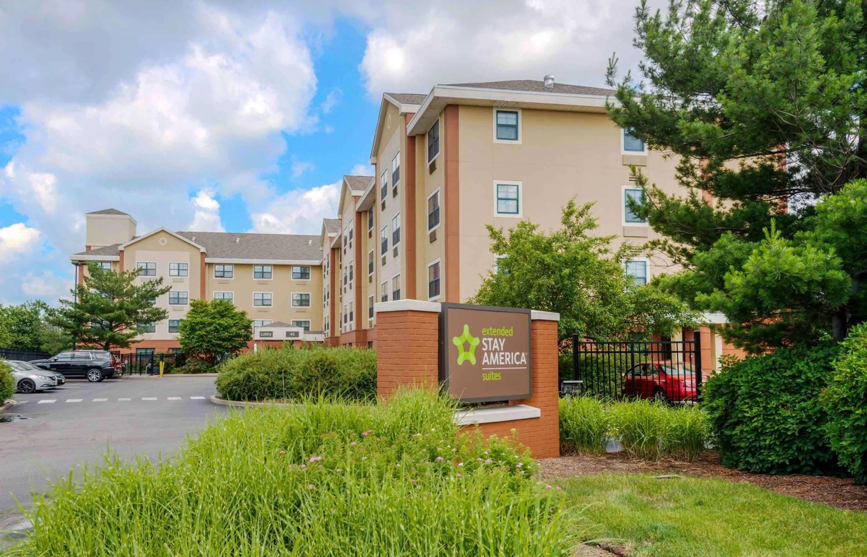 Property building in Extended Stay America Suites - Elizabeth - Newark Airport