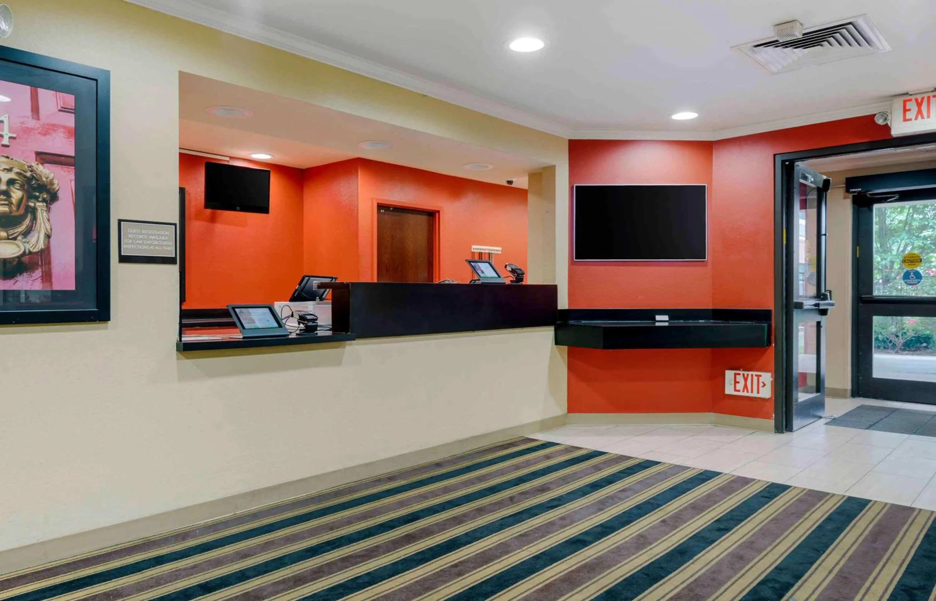 Lobby or reception in Extended Stay America Suites - Elizabeth - Newark Airport