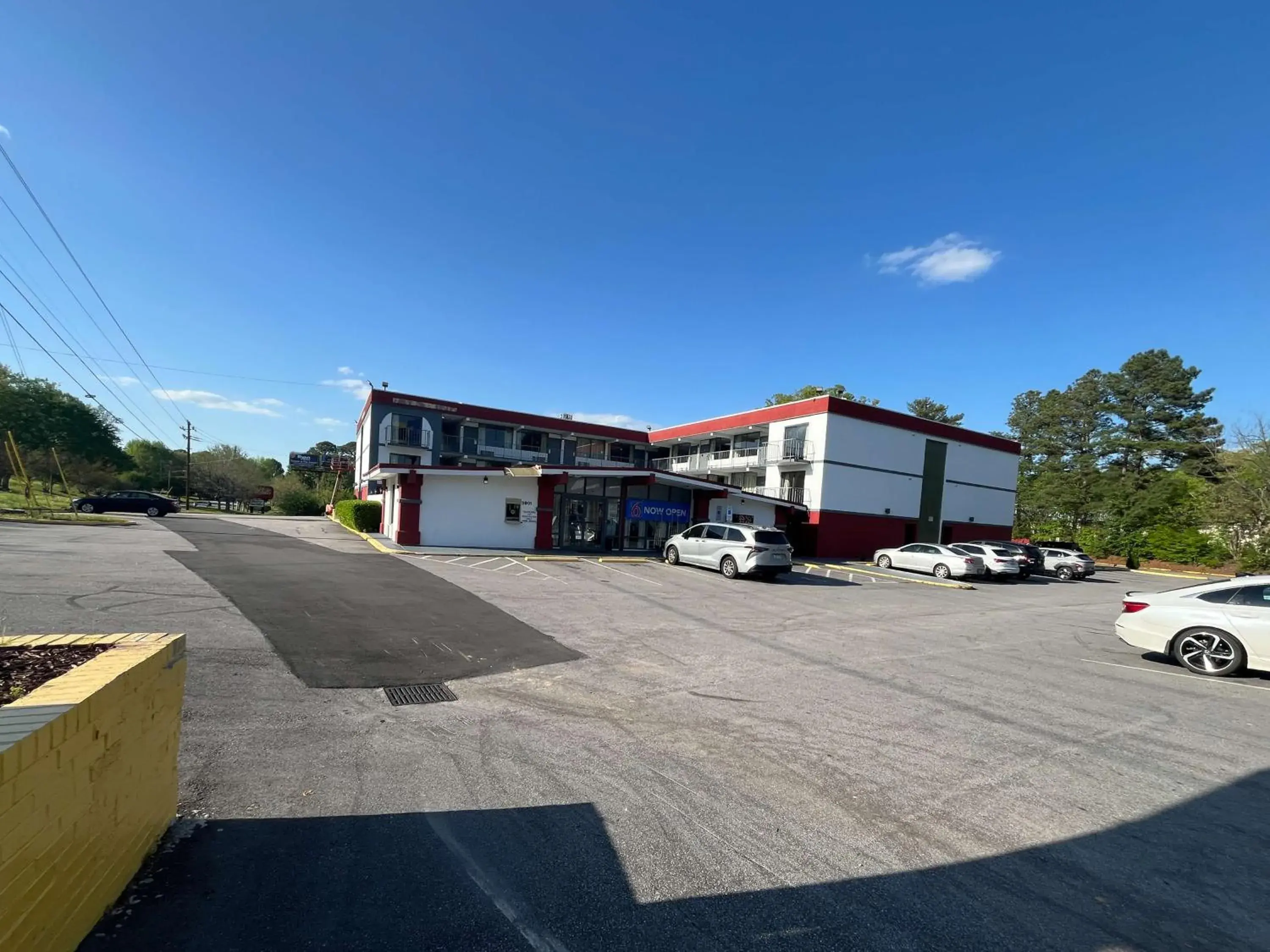 Property building in Motel 6 Raleigh, NC – Downtown South Property building in Motel 6 Raleigh, NC – Downtown South