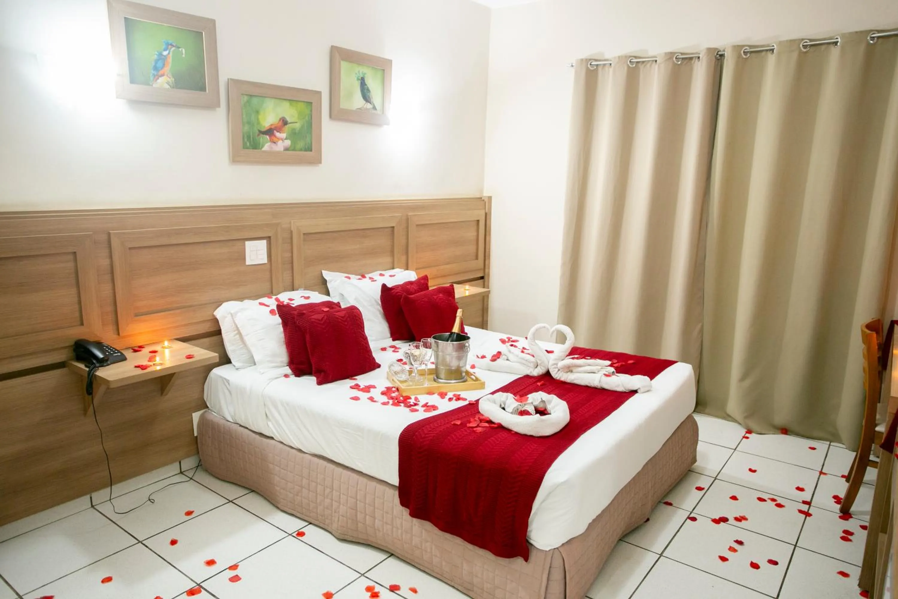 Bedroom, Bed in Hotel Dona Beja