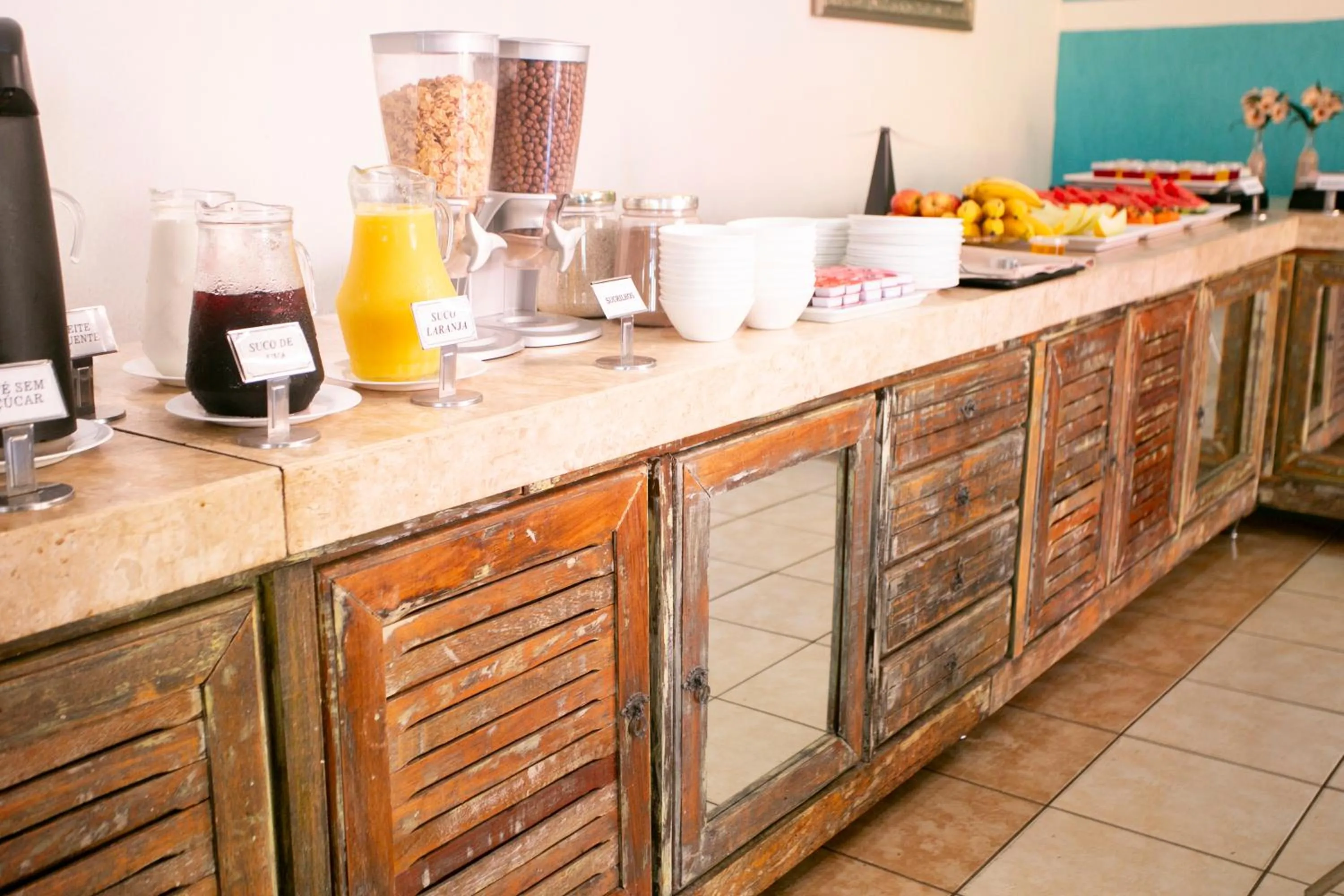 Food and drinks in Hotel Dona Beja