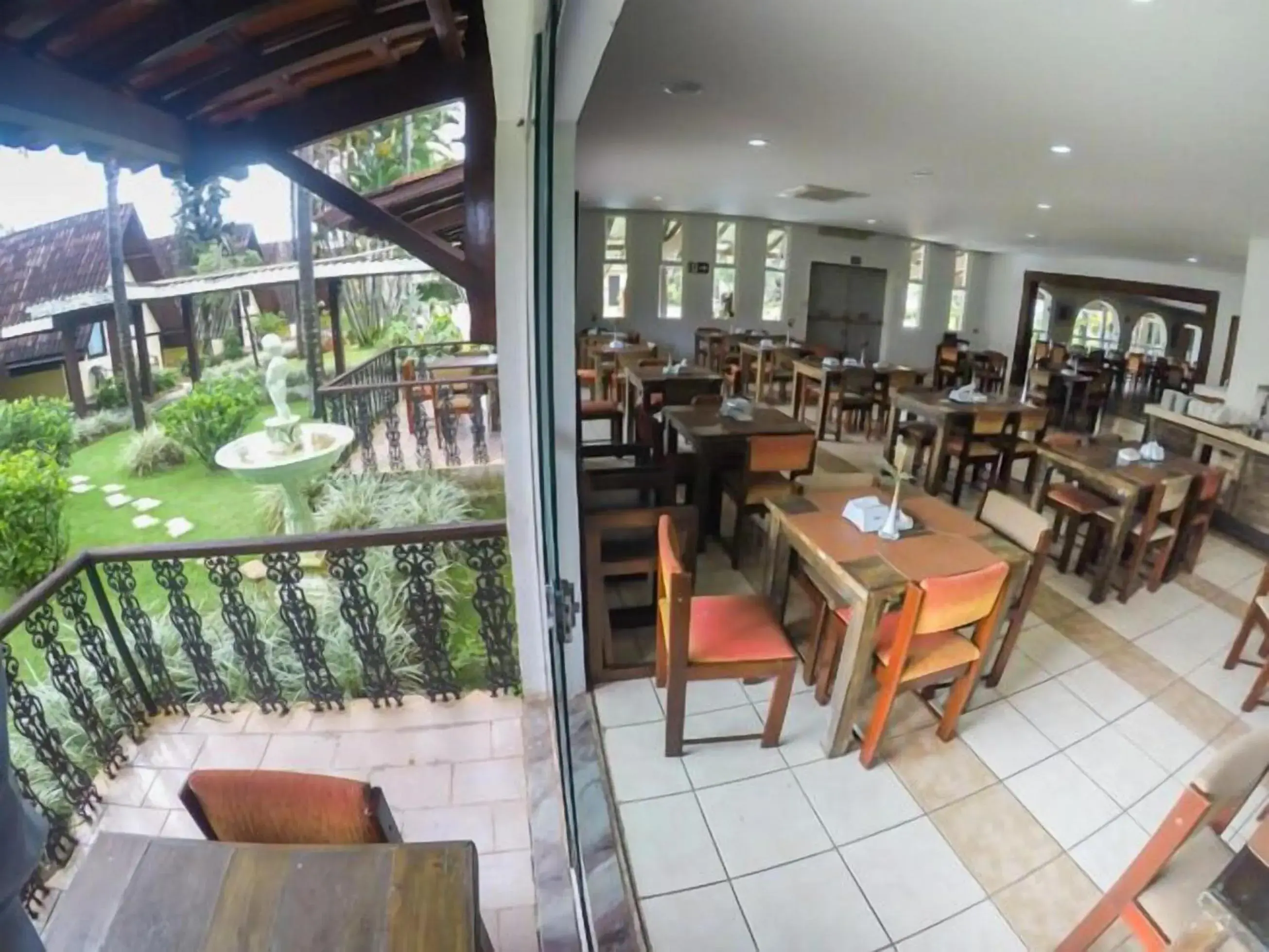 Restaurant/places to eat in Hotel Dona Beja Restaurant/places to eat in Hotel Dona Beja