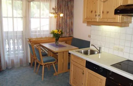 Photo of the whole room in Sportapart Garni Mallaun