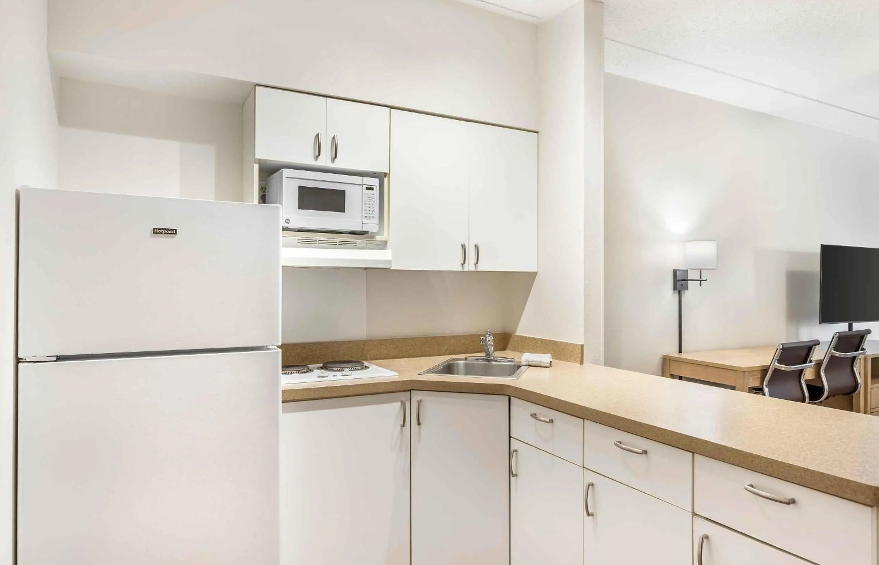 Kitchen or kitchenette in Extended Stay America Suites - Long Island - Melville