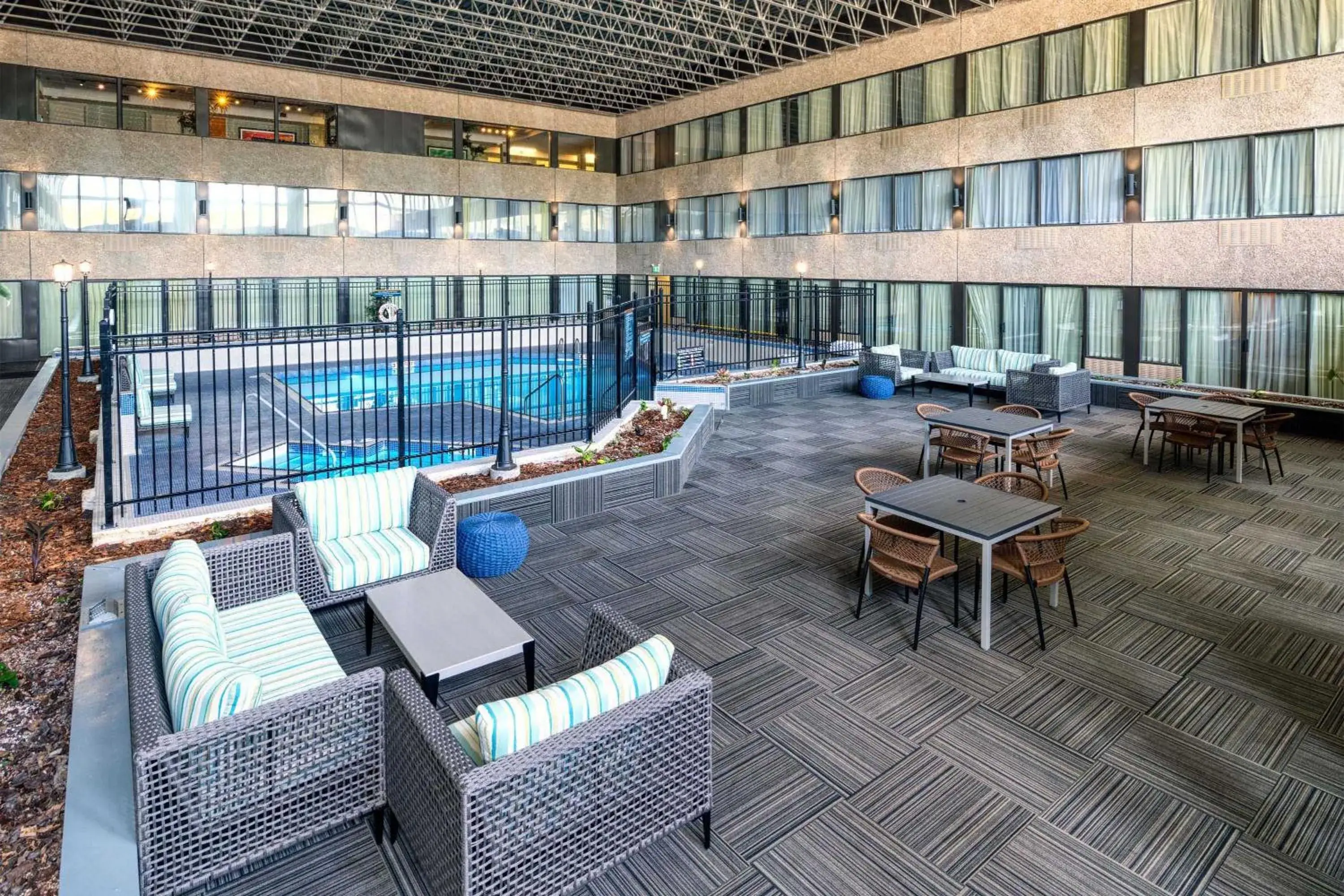 Swimming pool in Sandman Hotel Penticton Swimming pool in Sandman Hotel Penticton