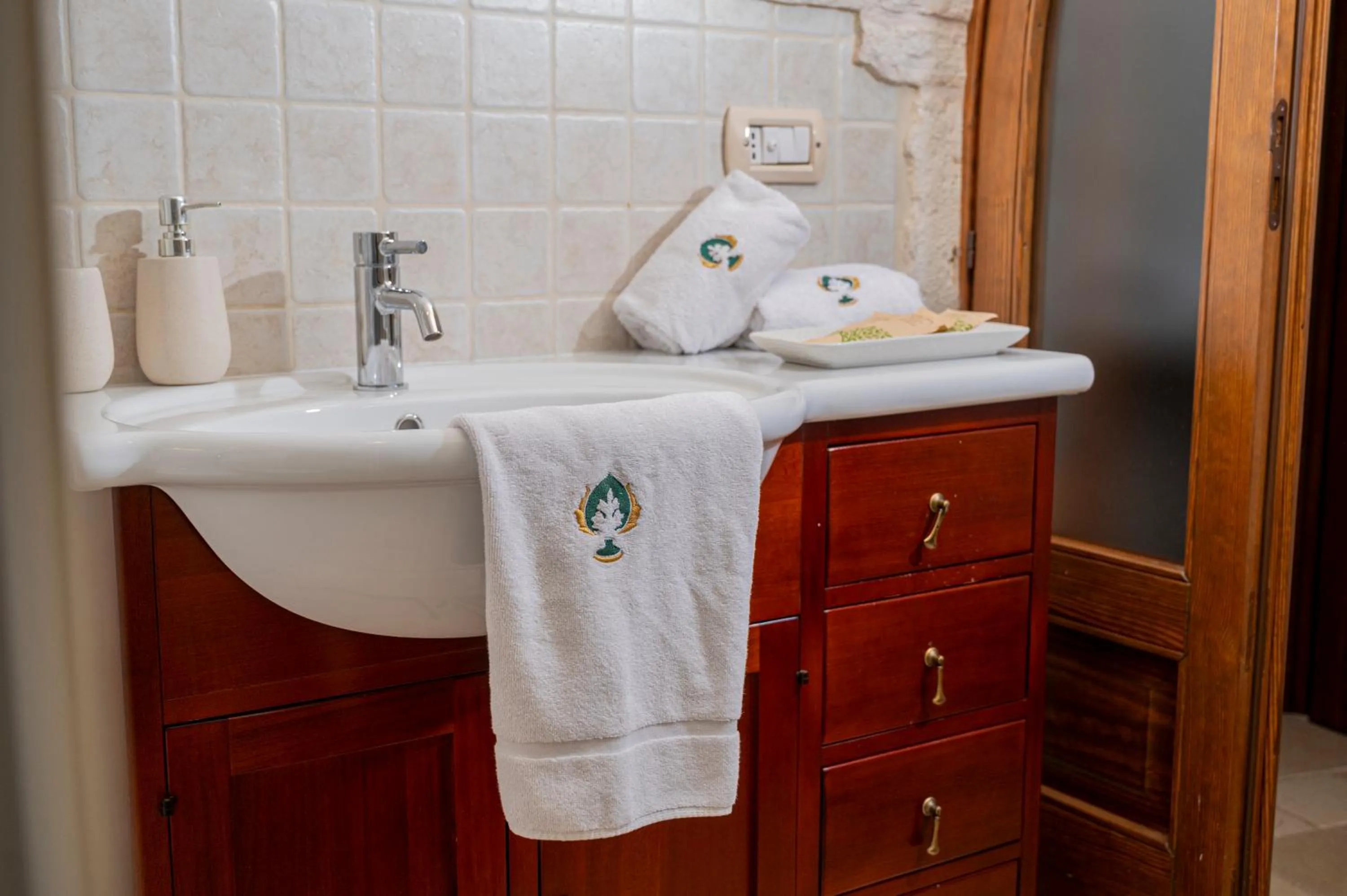 Bathroom in Palazzo Scotto - Widespread Collection