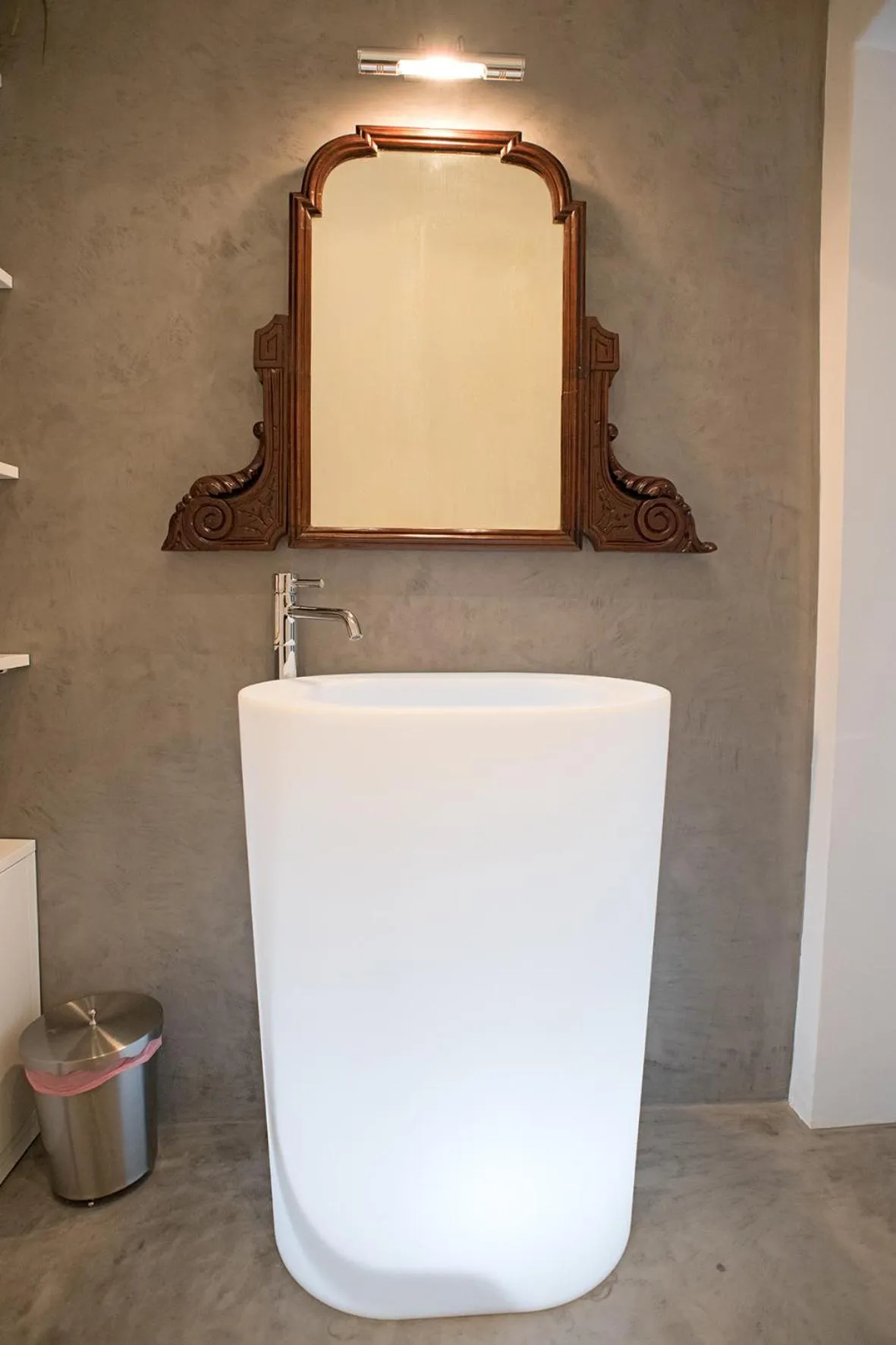 Toilet in Palazzo Scotto - Widespread Collection