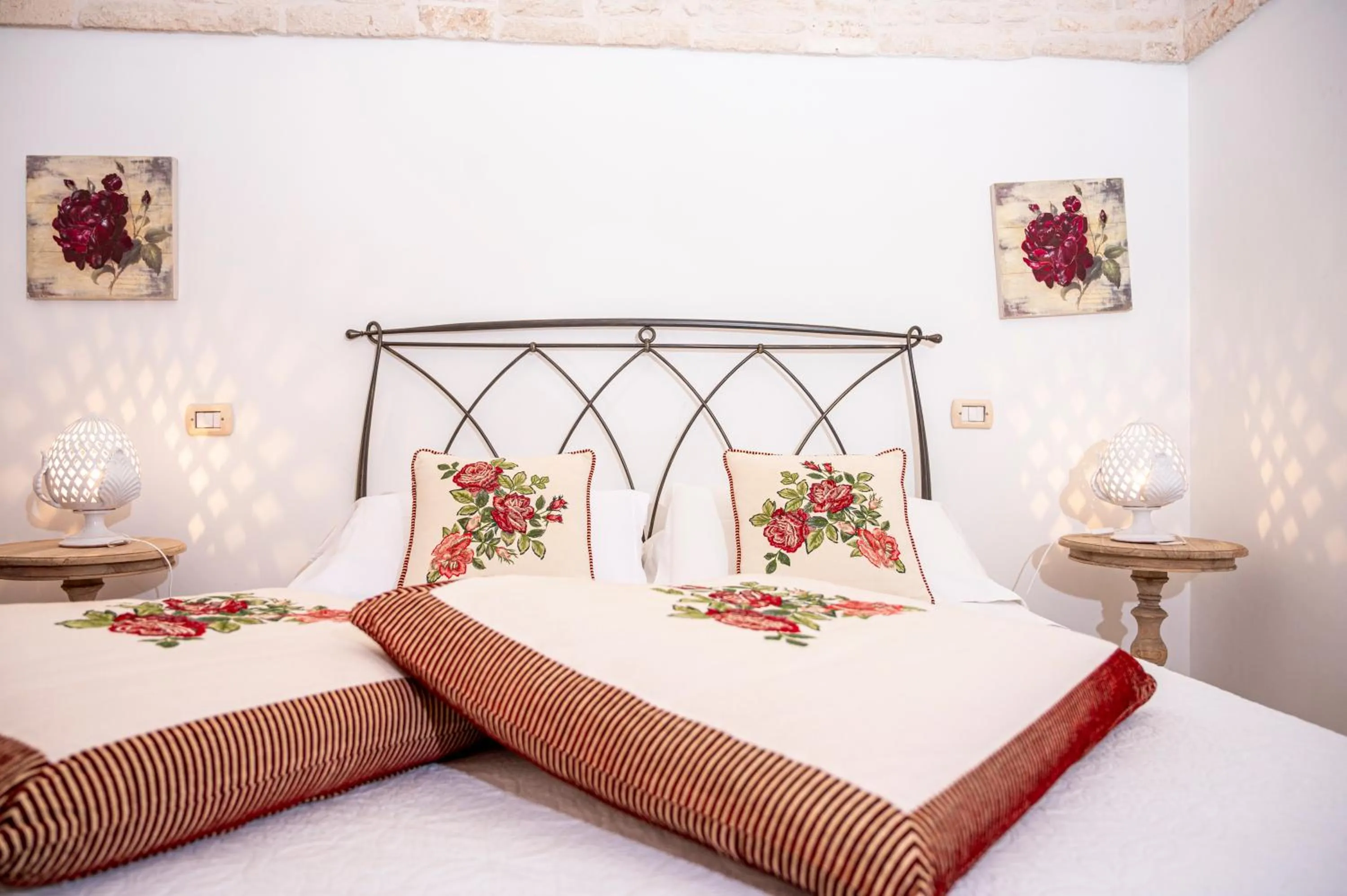 Bed in Palazzo Scotto - Widespread Collection