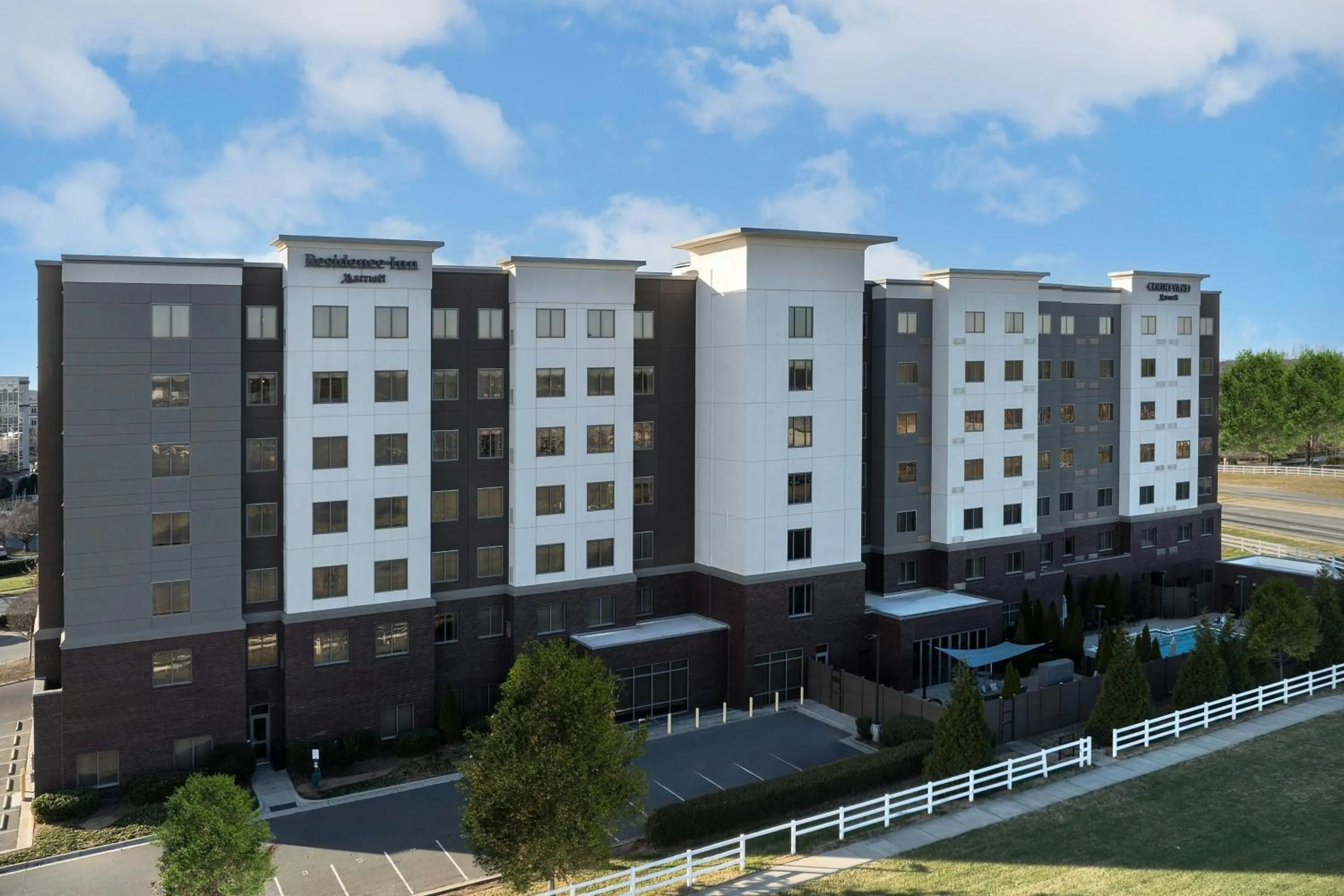 Property building in Courtyard by Marriott Charlotte Northlake