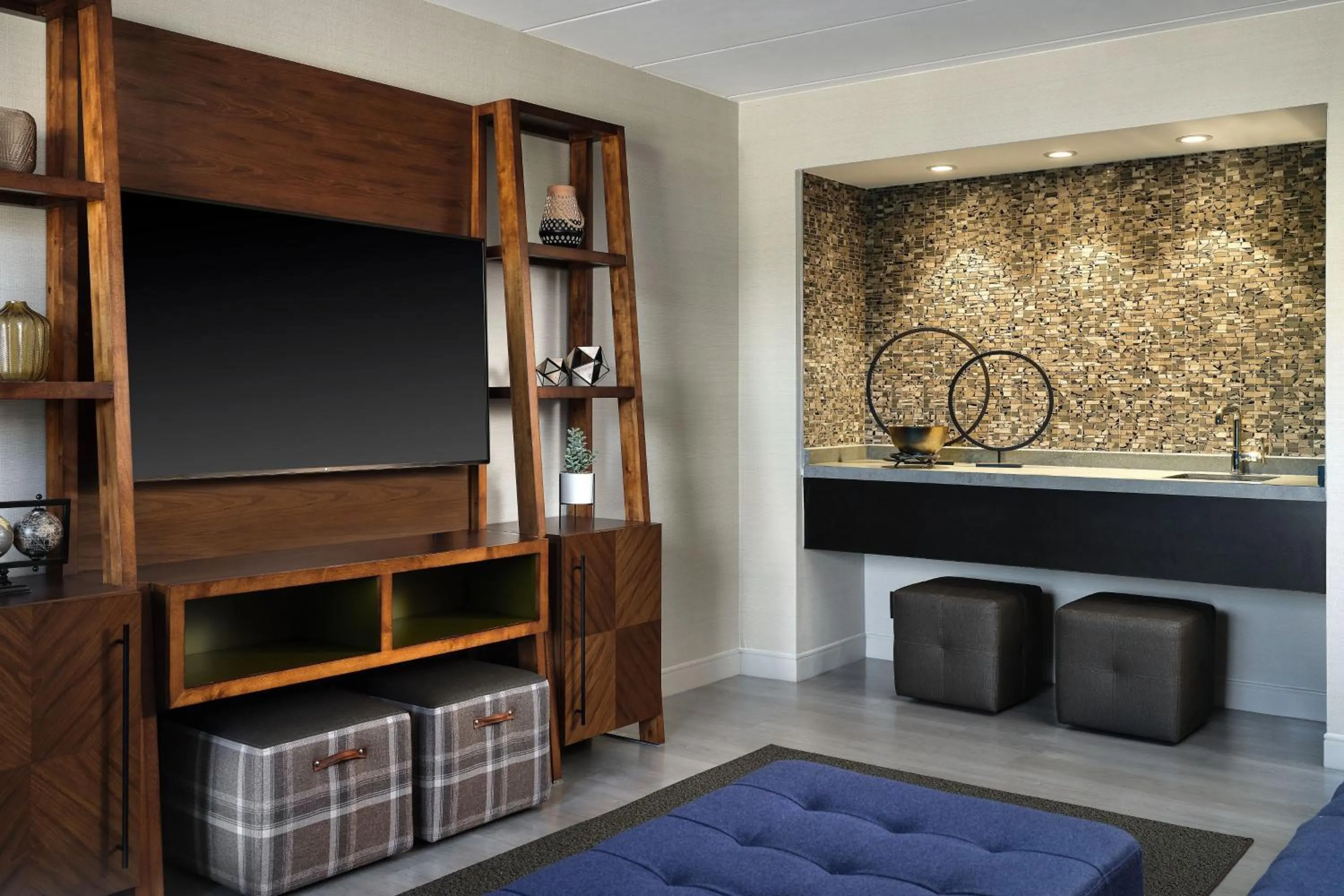 Lounge or bar in Renaissance Minneapolis Bloomington Hotel