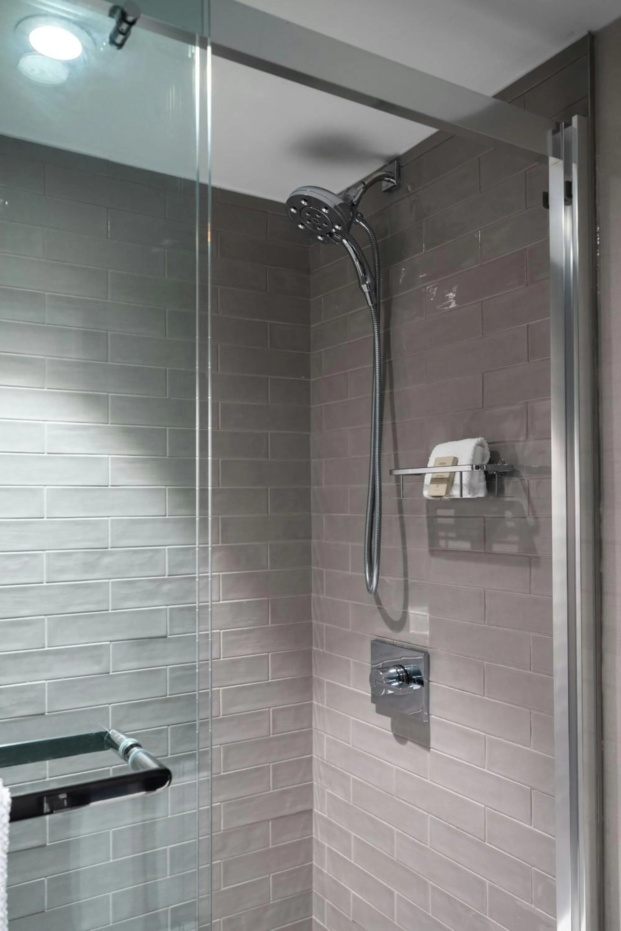 Bathroom in Renaissance Minneapolis Bloomington Hotel