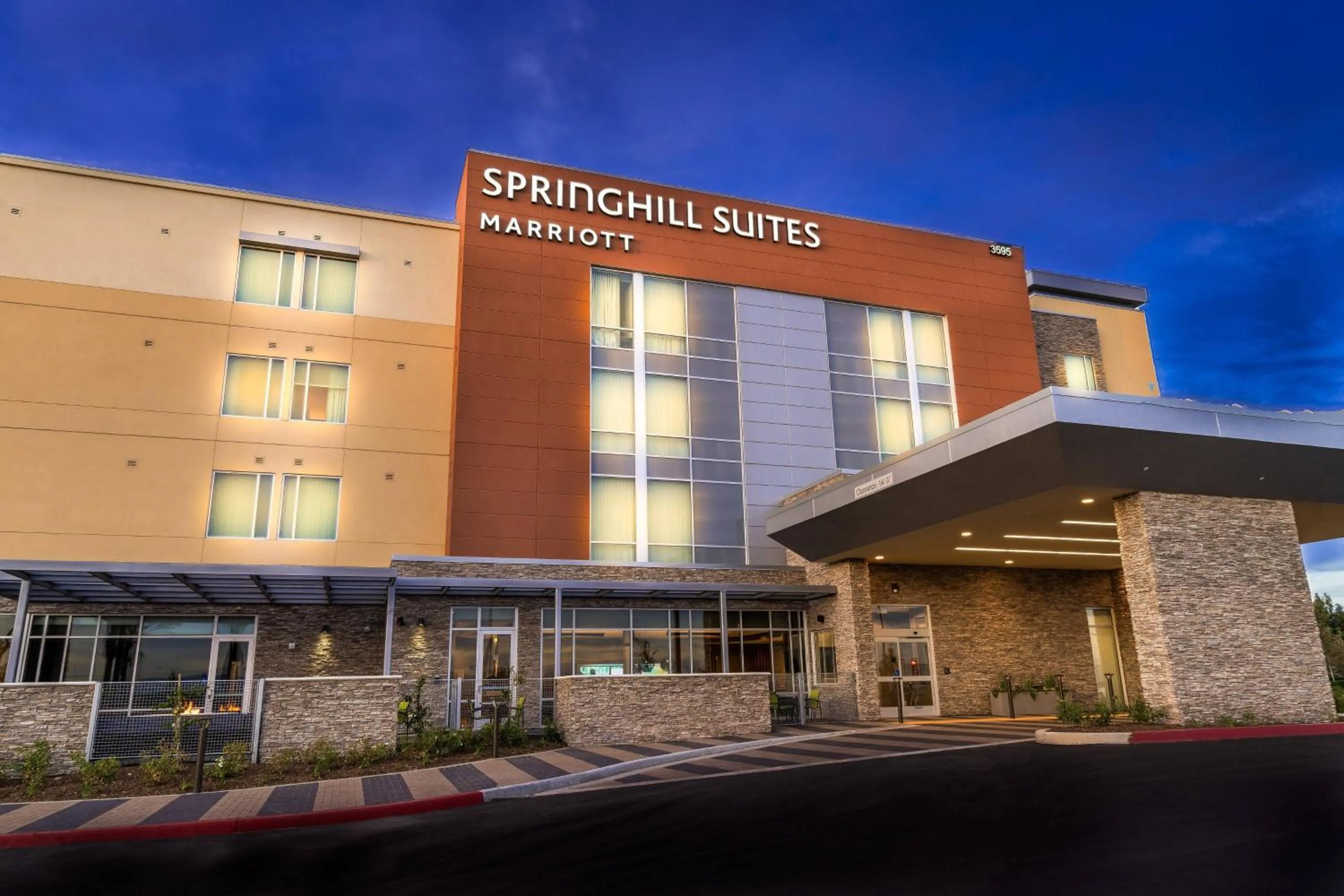 Property building in SpringHill Suites by Marriott Ontario Airport/Rancho Cucamonga