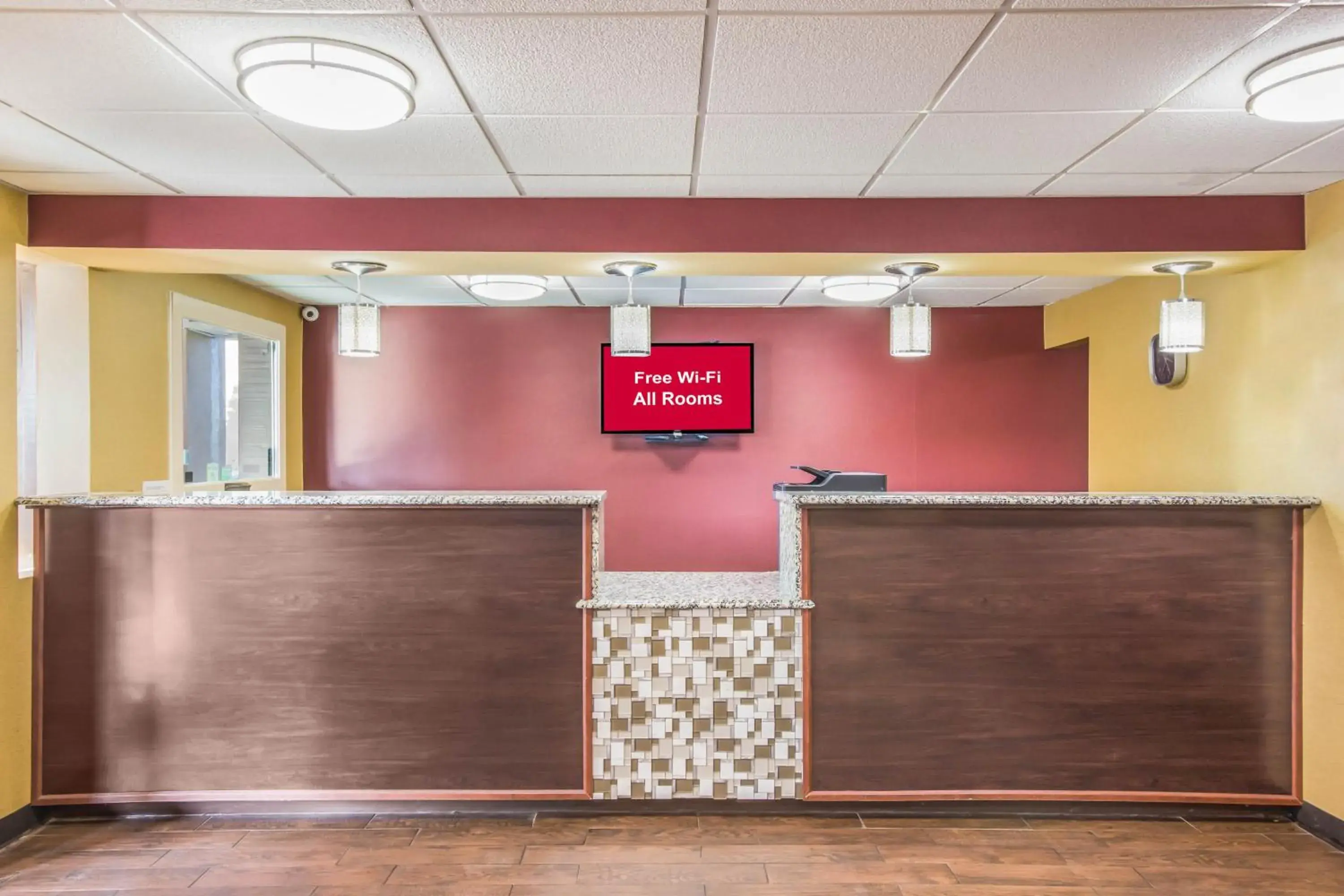 Lobby or reception in Red Roof Inn Cincinnati Airport–Florence/ Erlanger Lobby or reception in Red Roof Inn Cincinnati Airport–Florence/ Erlanger
