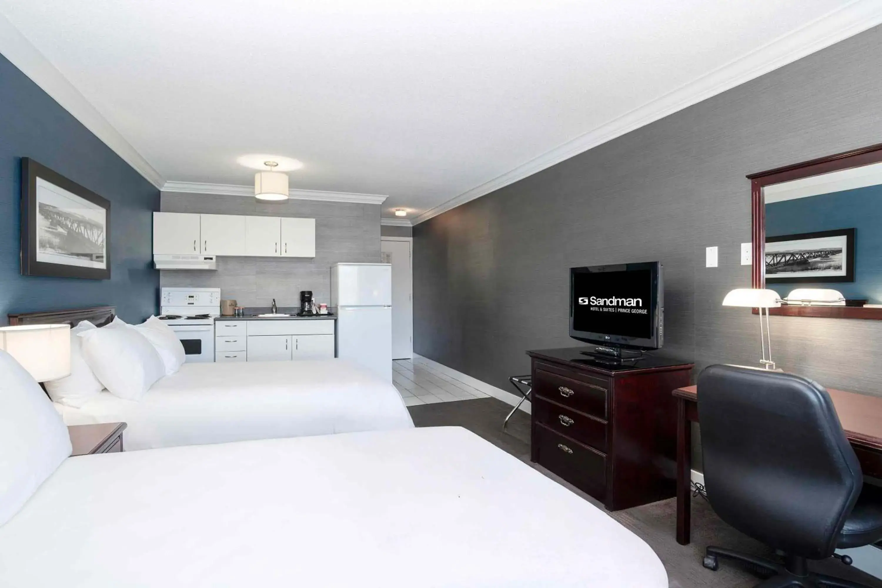 Photo of the whole room, Bed in Sandman Hotel & Suites Prince George Photo of the whole room, Bed in Sandman Hotel & Suites Prince George