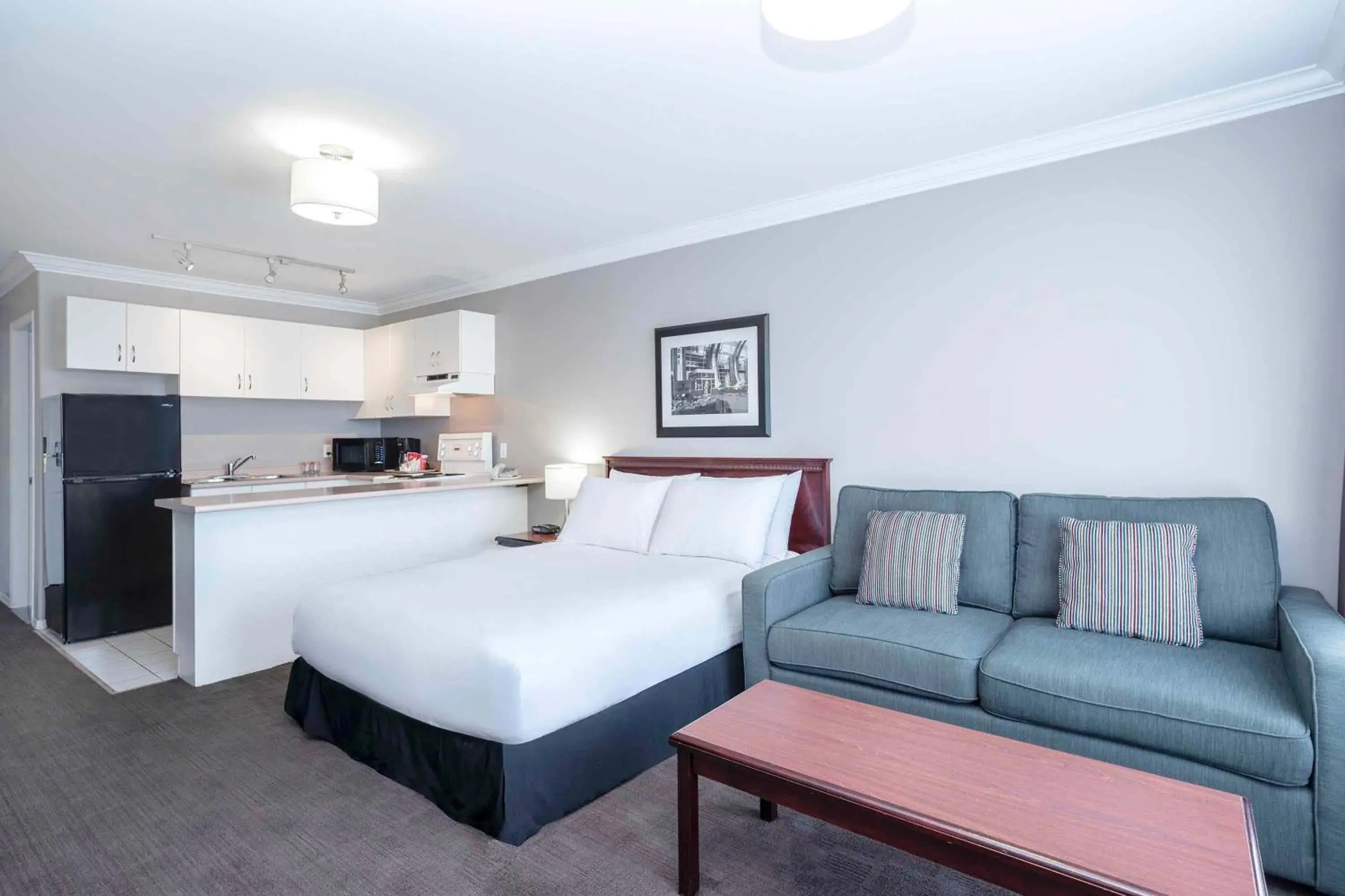 Photo of the whole room, Bed in Sandman Hotel & Suites Prince George Photo of the whole room, Bed in Sandman Hotel & Suites Prince George